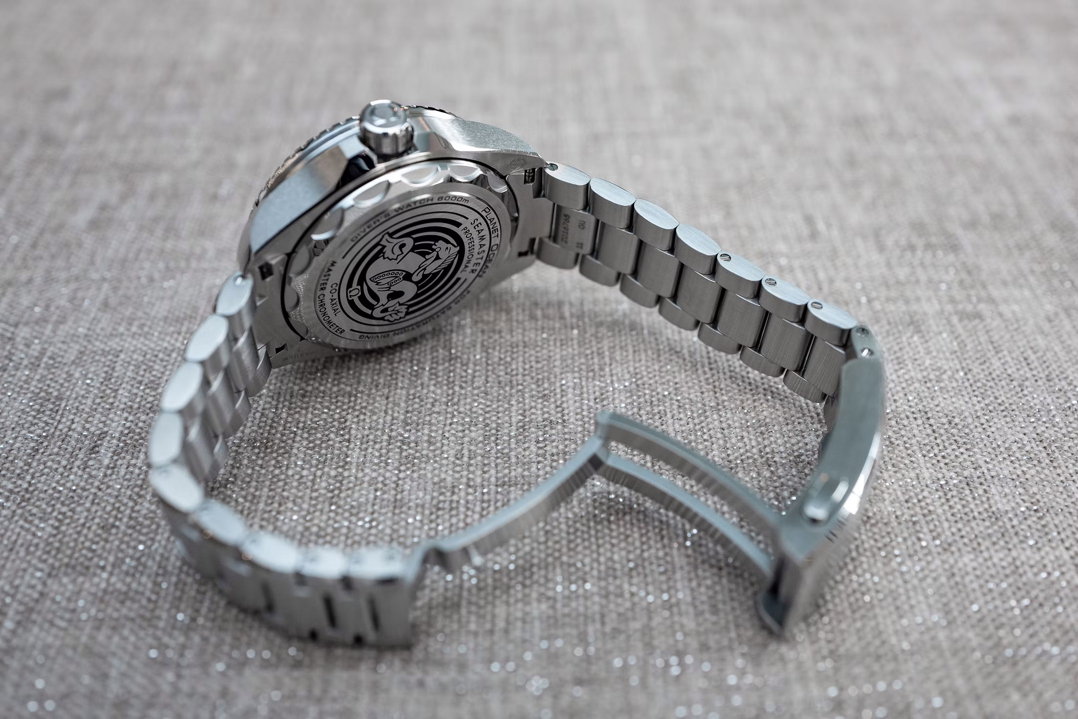 case and bracelet detail of the steel ultra deep