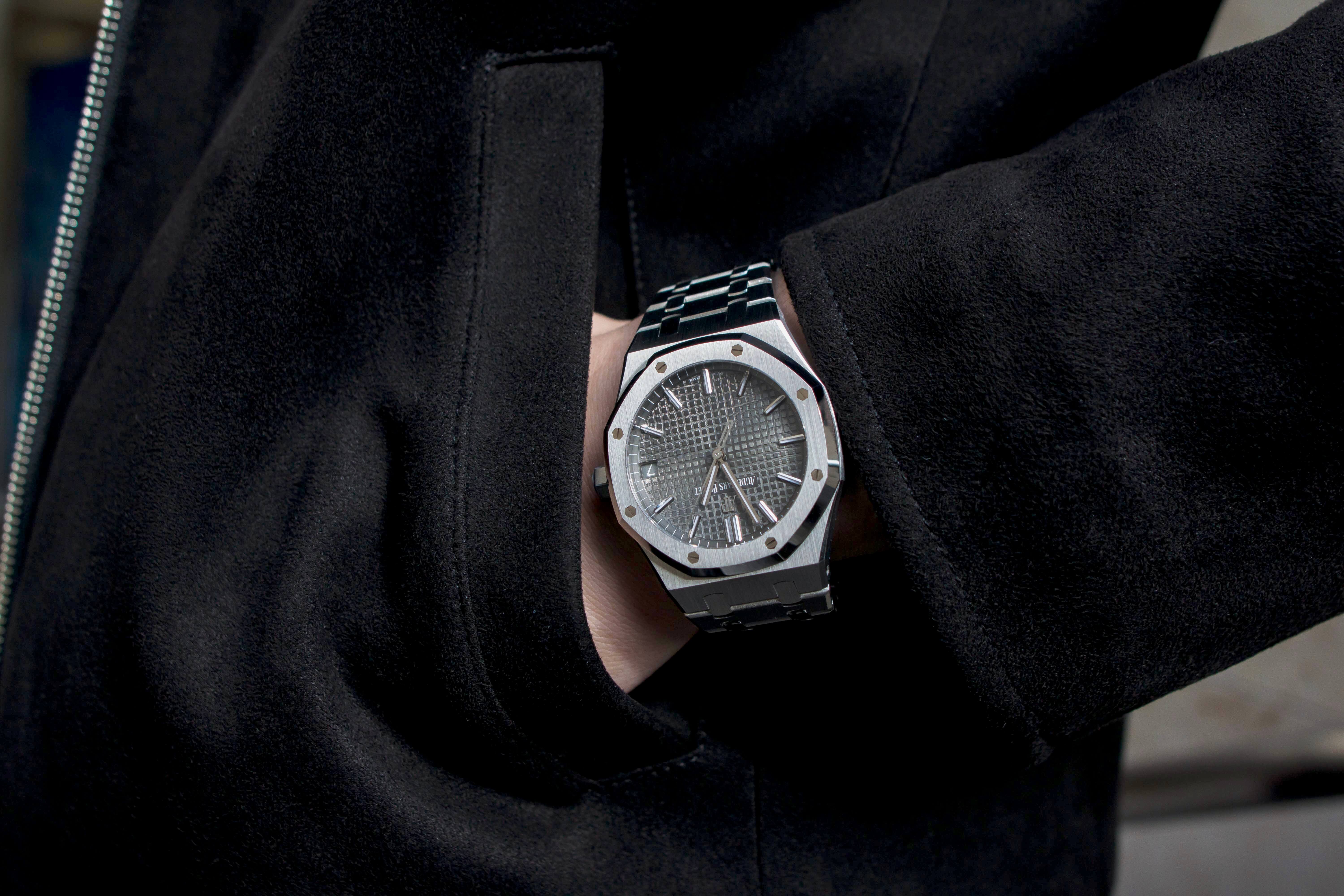 オーデマ ピゲ ロイヤル オークを着用したポケットショット