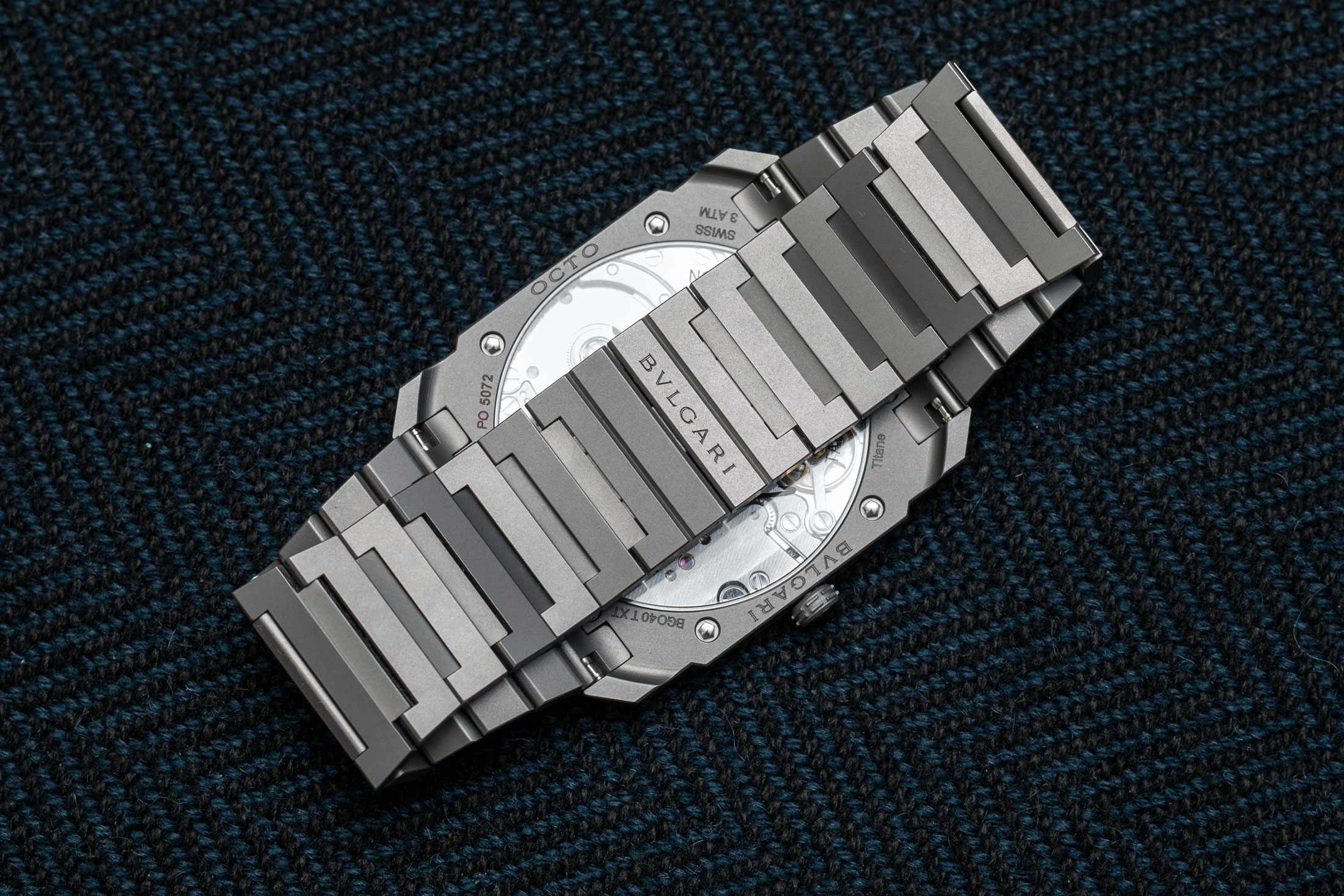 安藤忠雄 x ブルガリ オクト フィニッシモ オートマティックのブレスレット