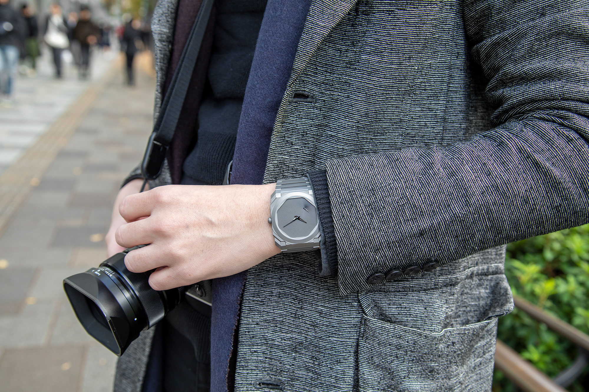 安藤忠雄 x ブルガリ オクト フィニッシモ オートマティックを日常使いする様子