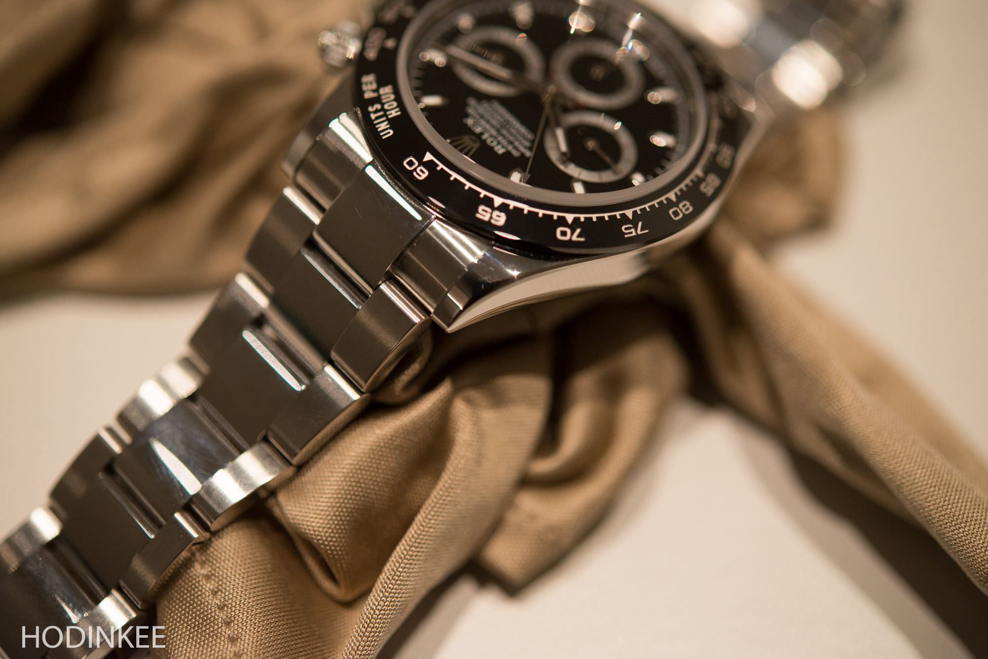 The Oyster bracelet feets center polished links