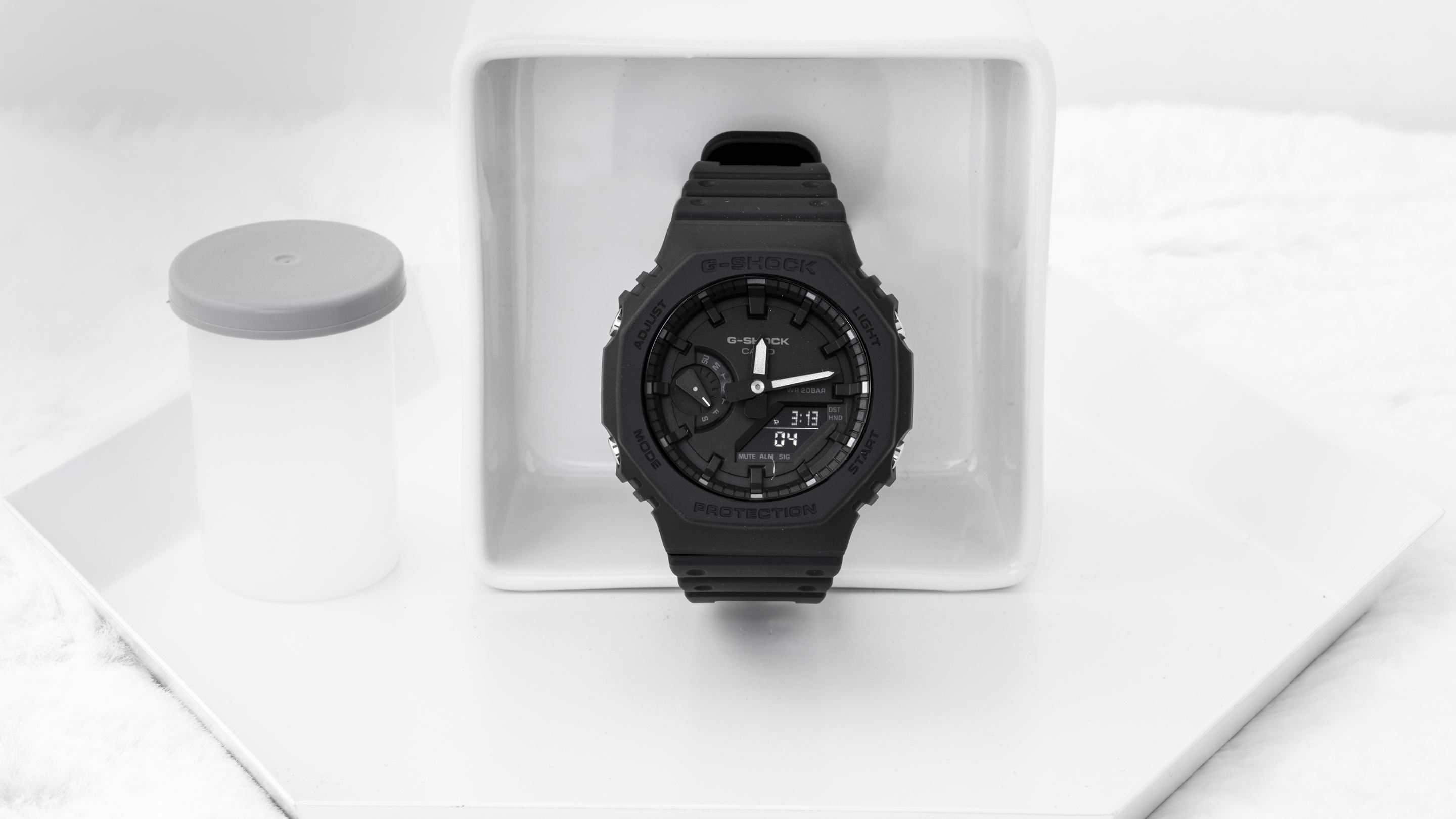 The Value Proposition: カシオ G-SHOCK GA2100-1A1JF カシオークと呼ばれるカルト的人気モデル -  Hodinkee Japan （ホディンキー 日本版）