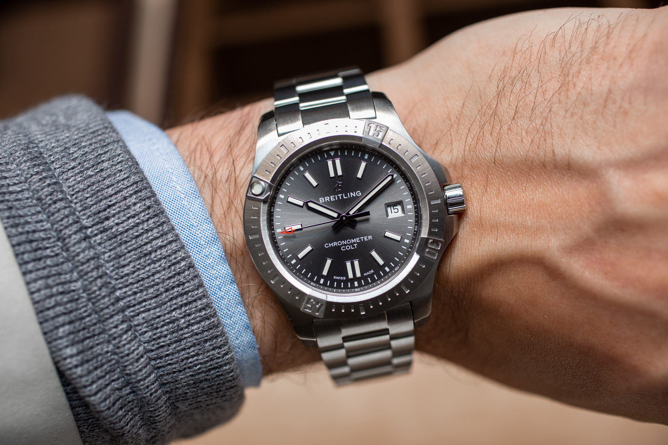 Hands-On: ブライトリング コルト オートマティック41 - Hodinkee