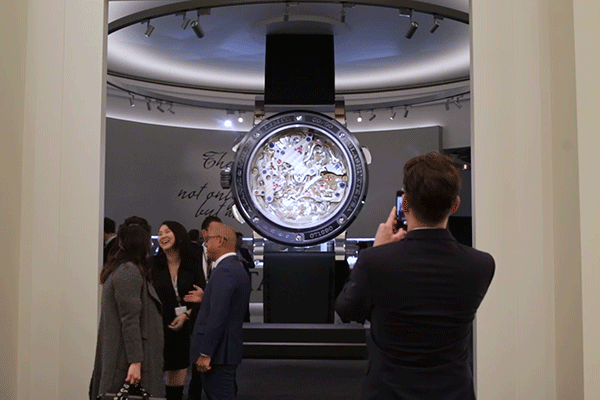 aphrodiana SE-1 CR-2 セット Hands-On: A.ランゲ＆ゾーネ トリプルスプリット - Hodinkee