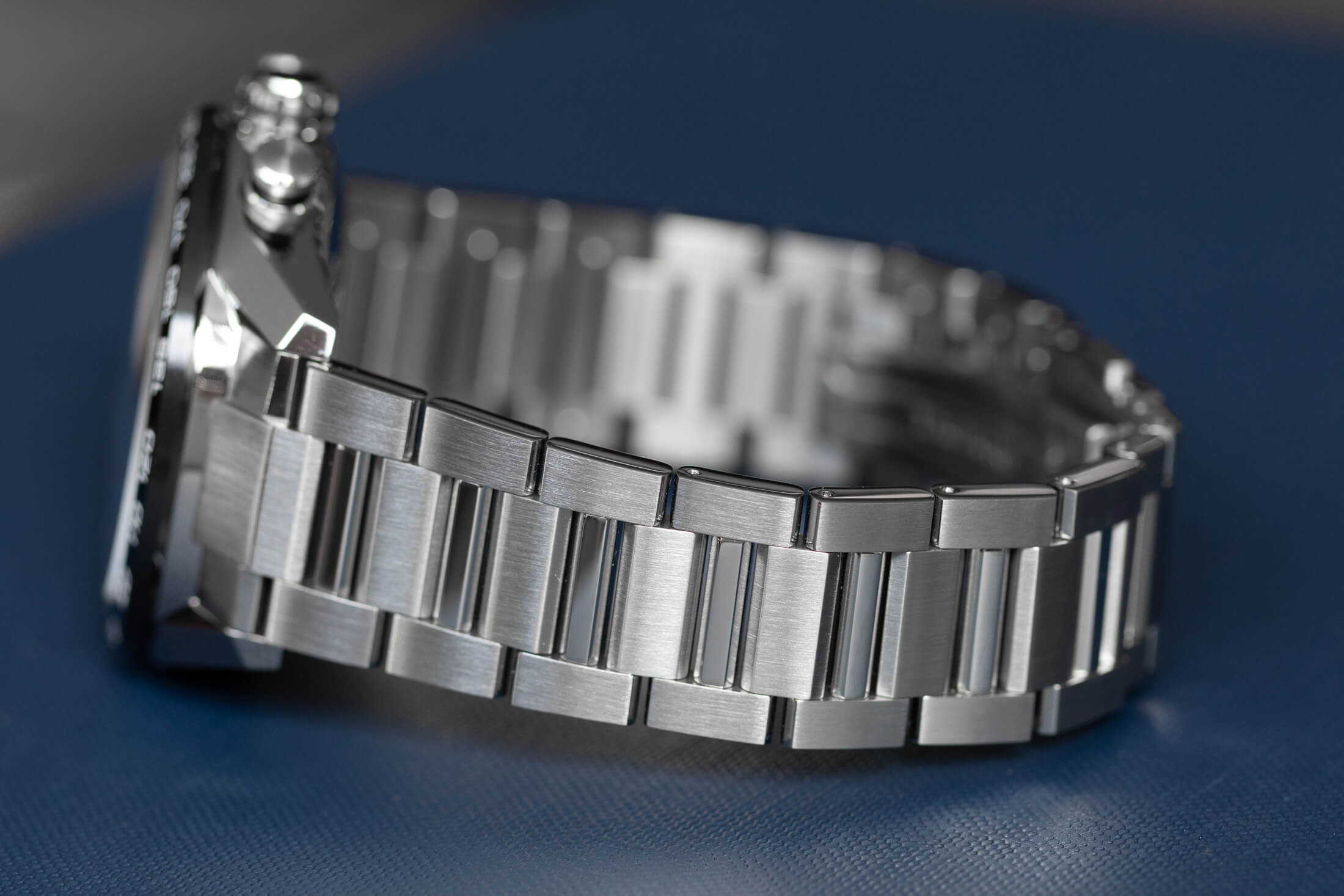 タグ・ホイヤー　カレラ キャリバー ホイヤー02 スポーツクロノグラフのブレスレット