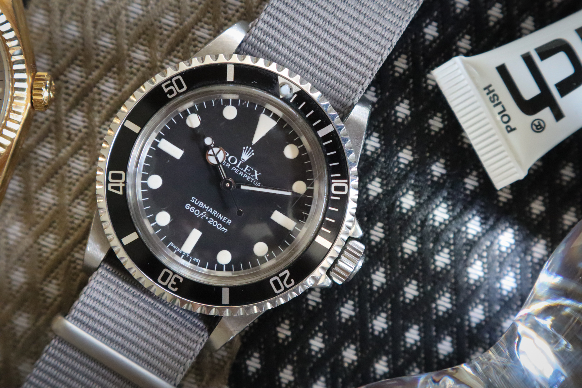 Just Because 腕時計のアクリルガラスについて案ずるのを止め 愛することができた理由 Hodinkee Japan ホディンキー 日本版