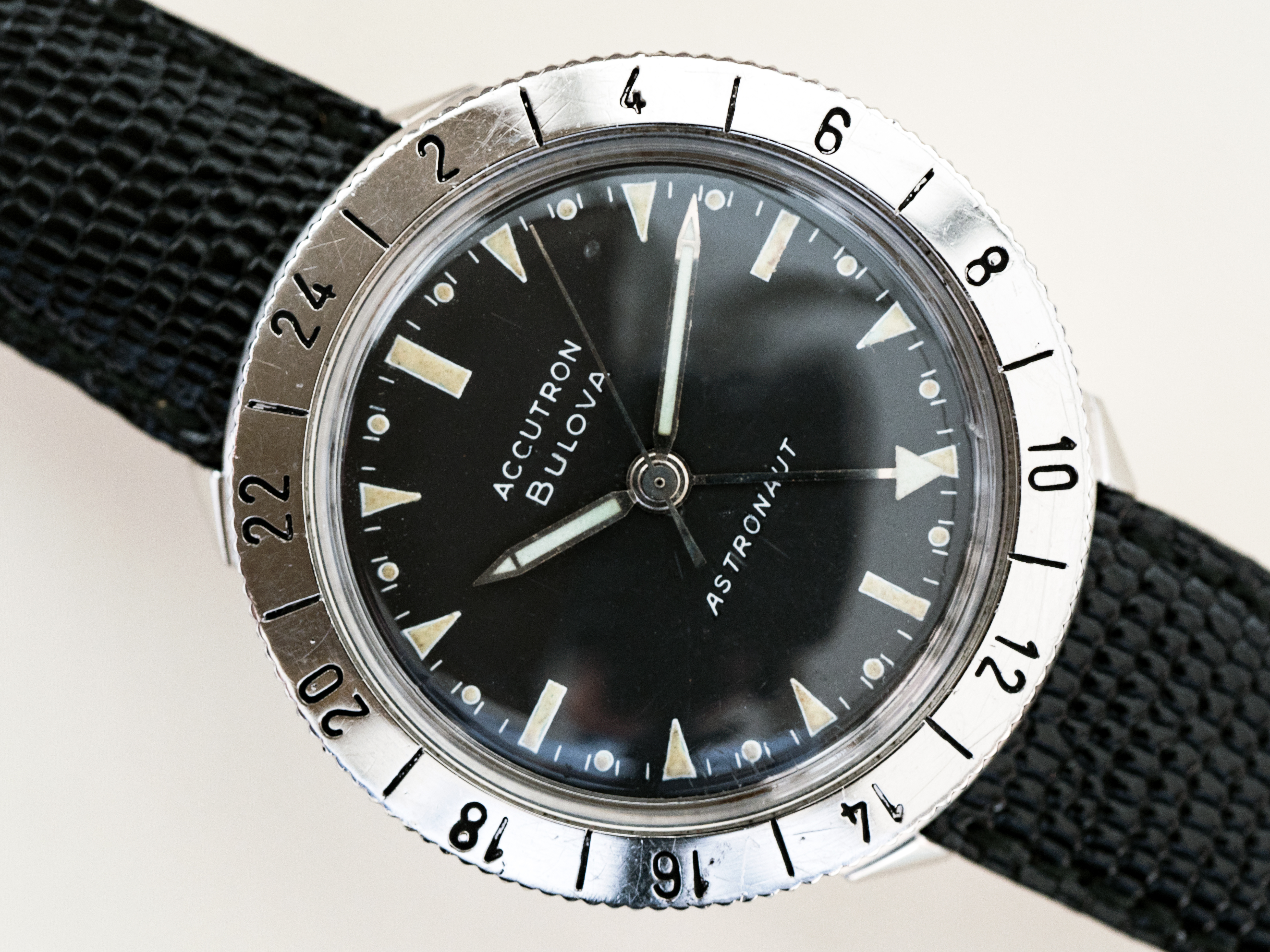 Accutron Astronaut dial and bezel closeup
