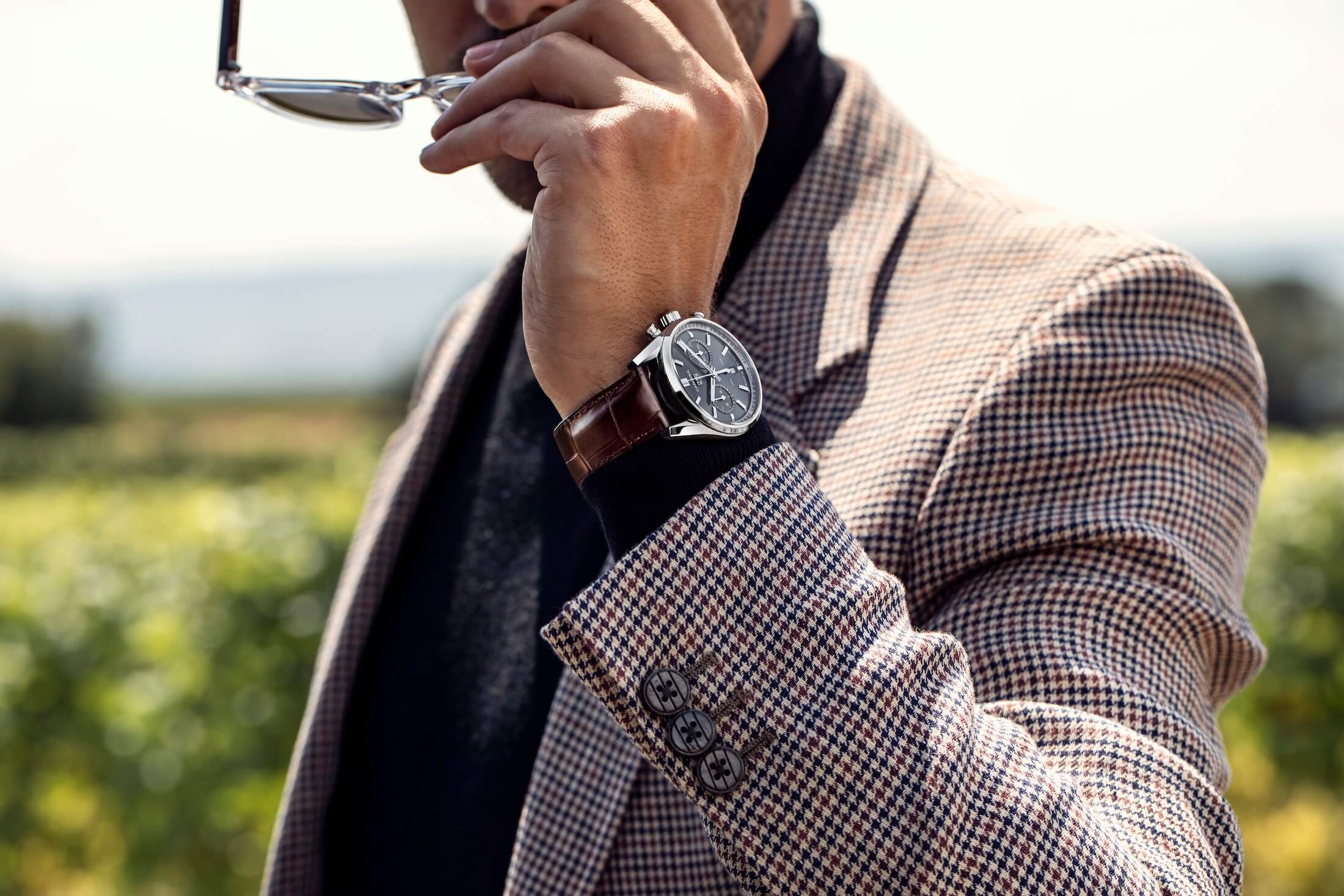 タグ・ホイヤー　カレラ キャリバー ホイヤー02 クロノグラフのライフスタイルショット