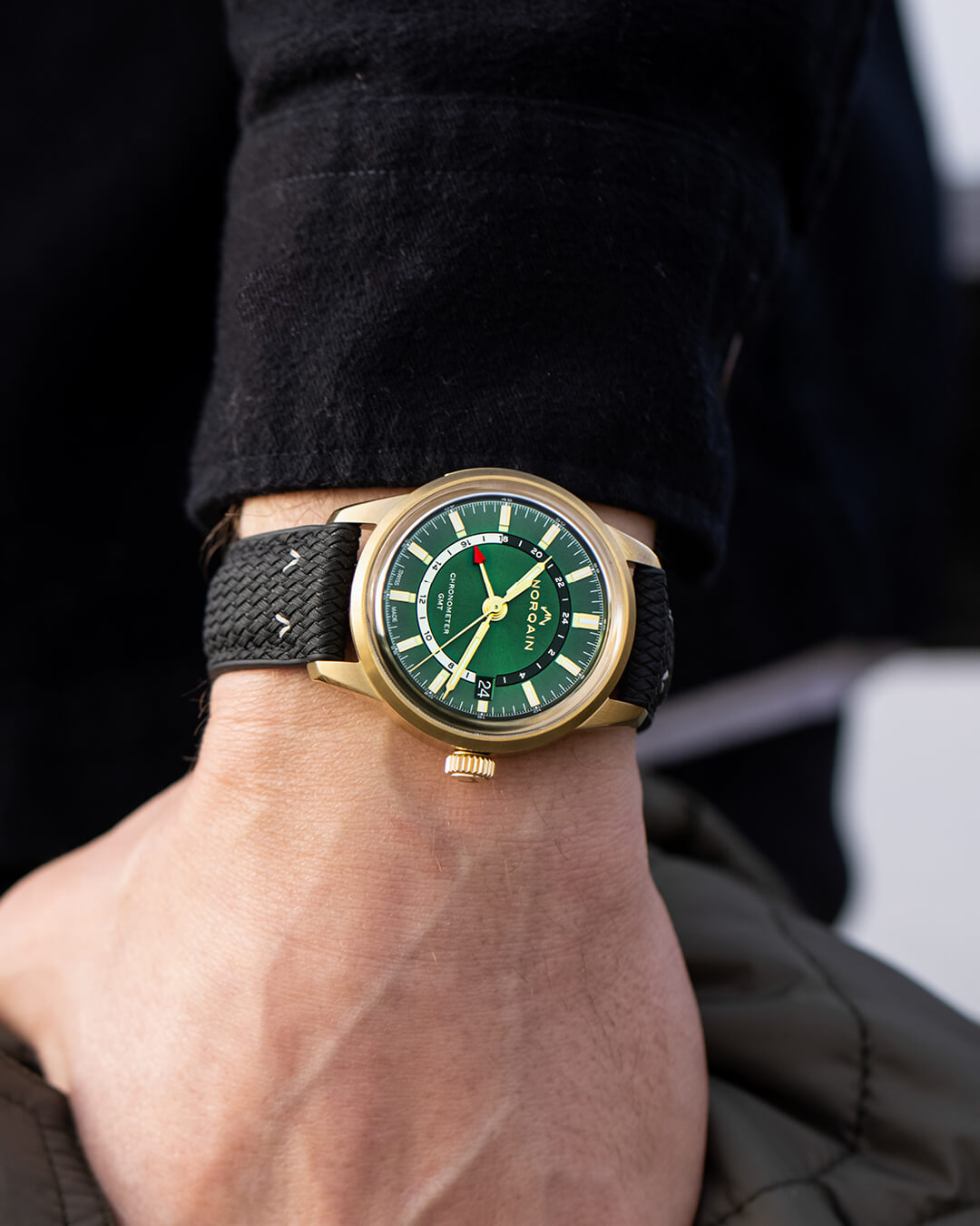 Introducing: ノルケイン フリーダム 60 GMTに新ダイヤルが追加 2021年新作 - Hodinkee Japan （ホディンキー  日本版）