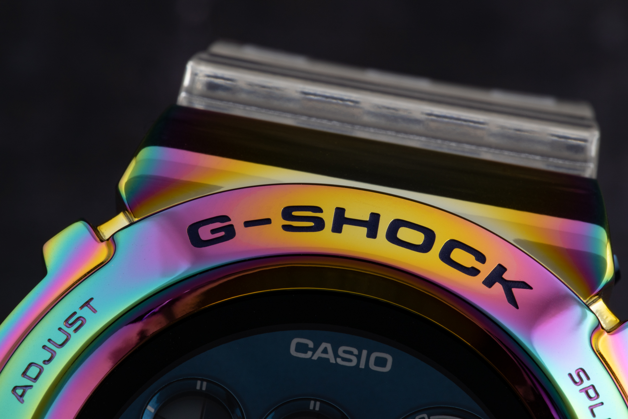 Introducing: The KITH For G-SHOCK GM-6900 レインボー 2021年新作（編集部撮り下ろし） -  Hodinkee Japan （ホディンキー 日本版）