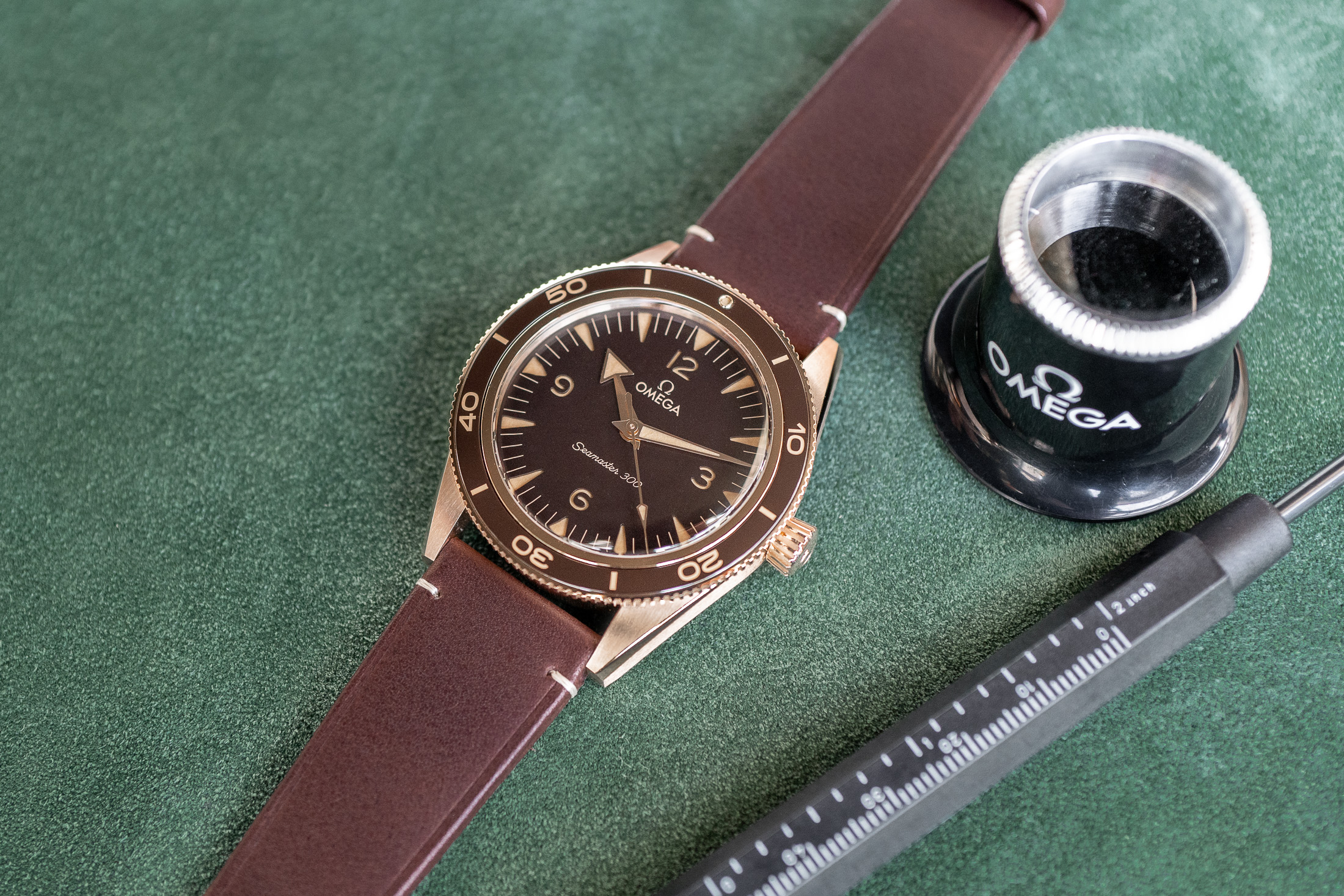 オメガ　シーマスター 300 ブロンズゴールドの実機画像