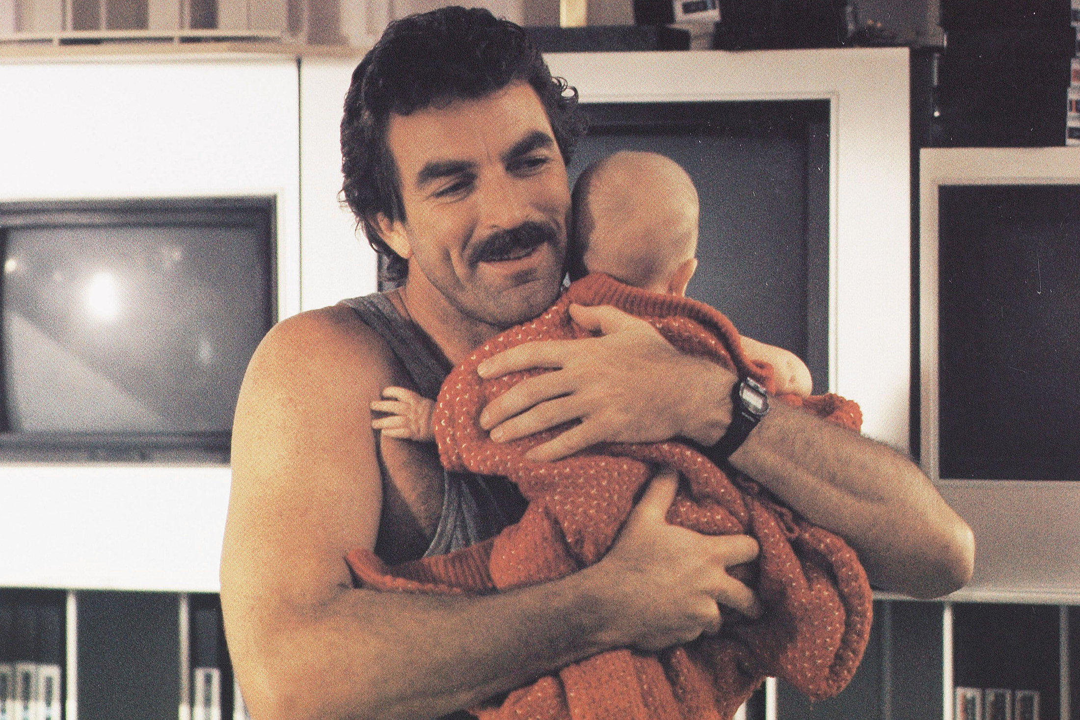 Watching Movies トム セレックが スリーメン ベビー で着けた小さなタイメックスとツートンのロレックス Hodinkee Japan ホディンキー 日本版