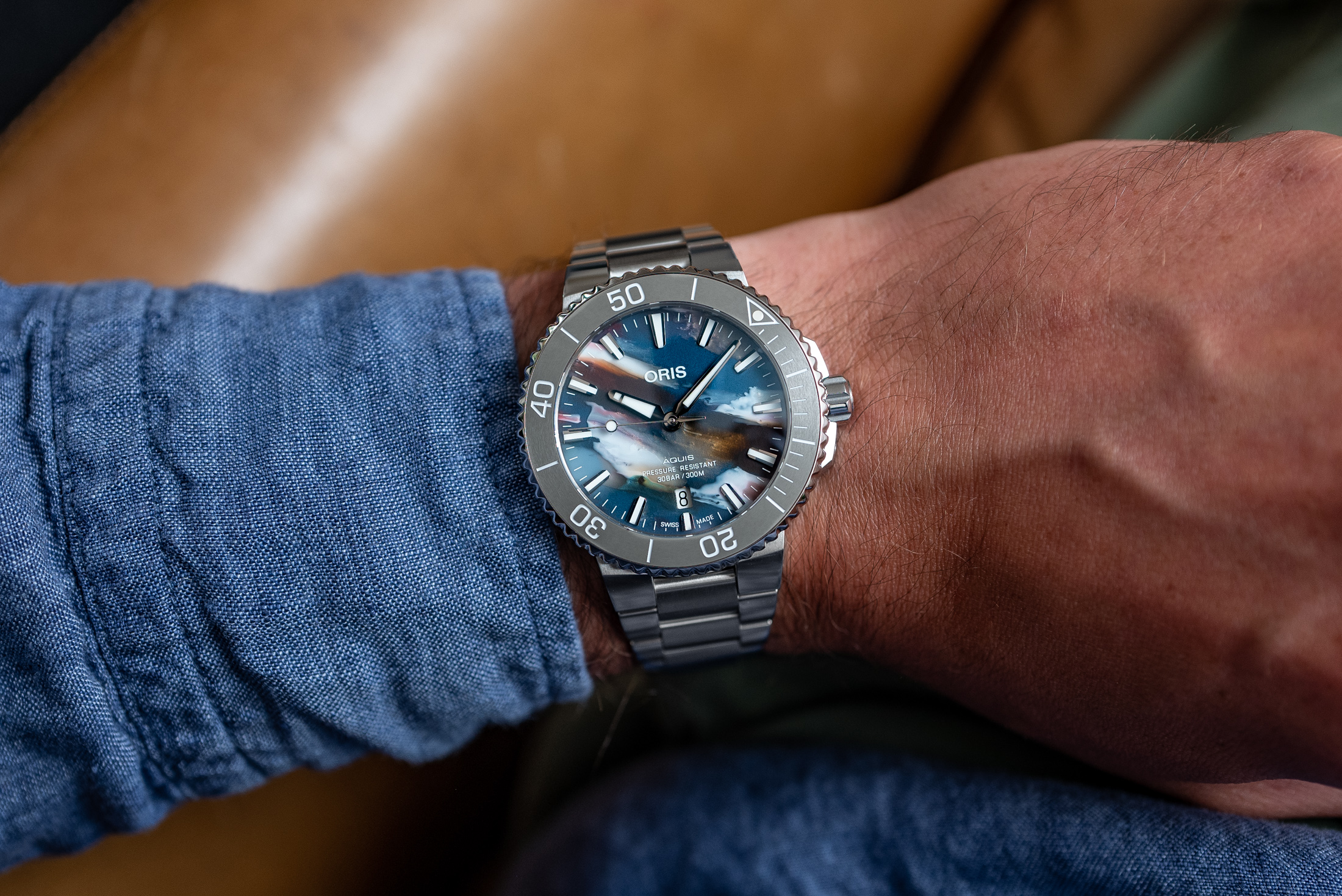 Introducing: オリス アクイス デイト アップサイクル - Hodinkee