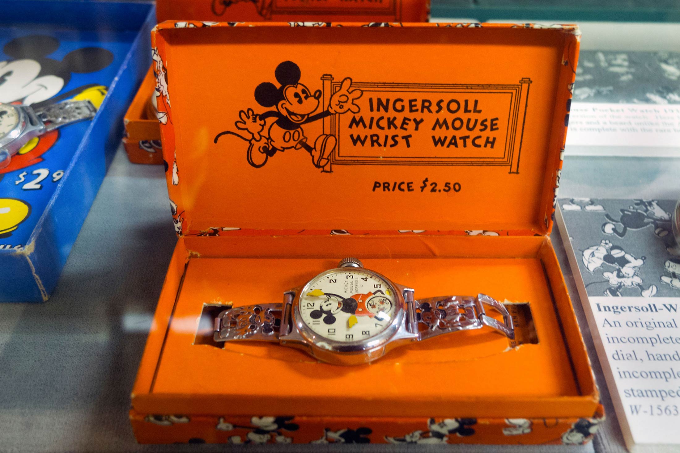 キャラクターウォッチの歴史をネズミの視点で振り返る - Hodinkee