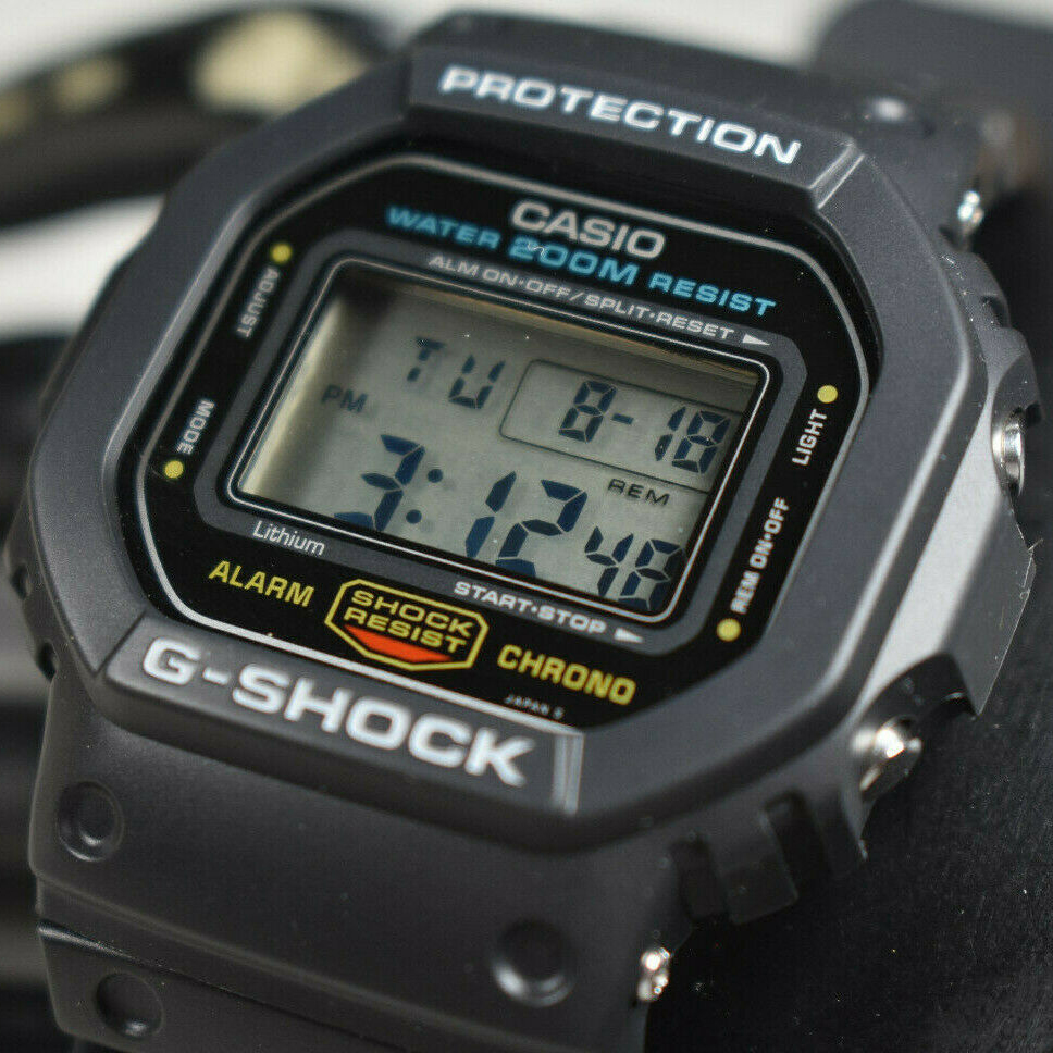 Watching Movies キアヌ リーブス 映画 スピード でカシオのg Shockを身につけ暴走バスに乗り込む Hodinkee Japan ホディンキー 日本版