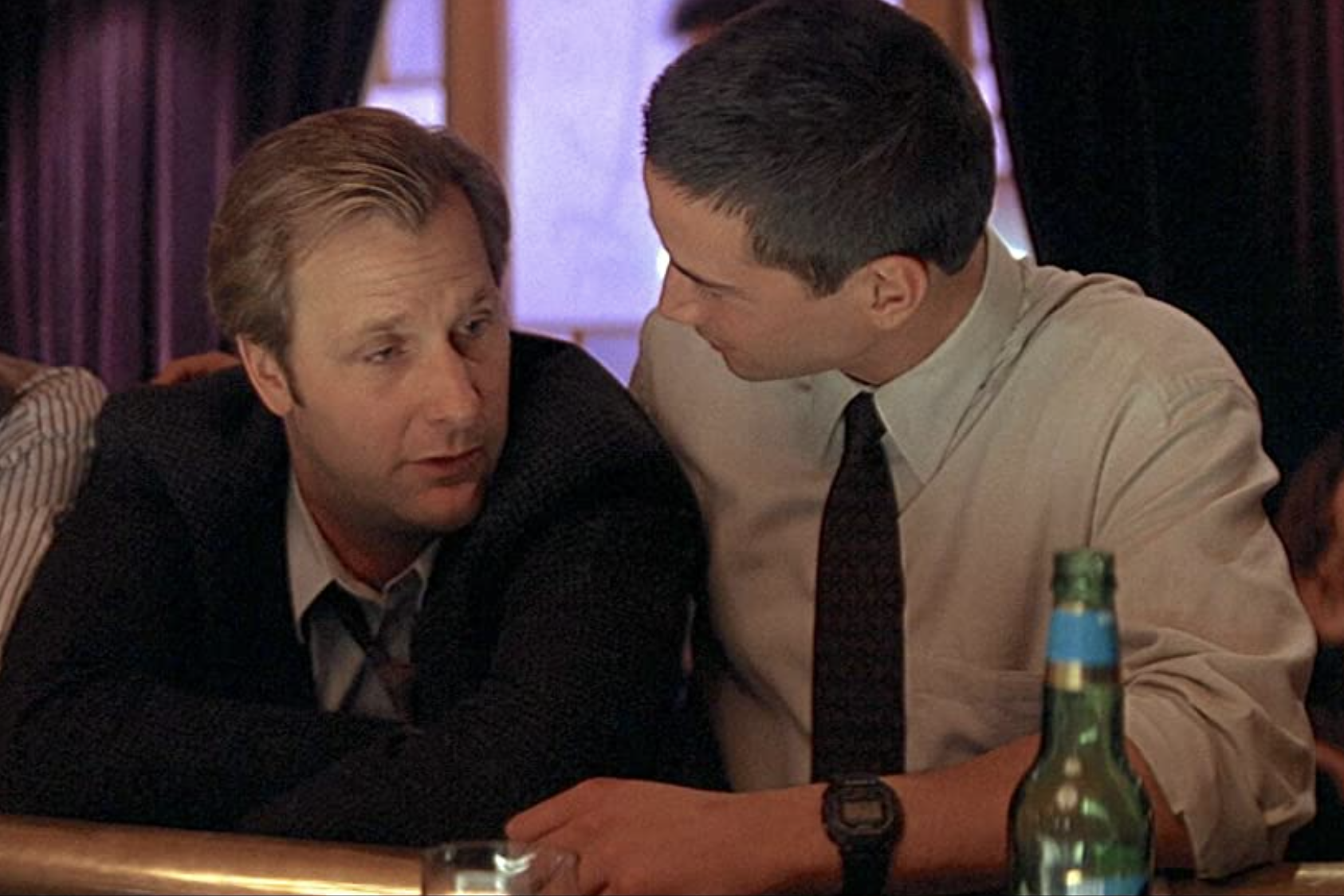 Watching Movies: キアヌ・リーブス、映画『スピード』でカシオのG