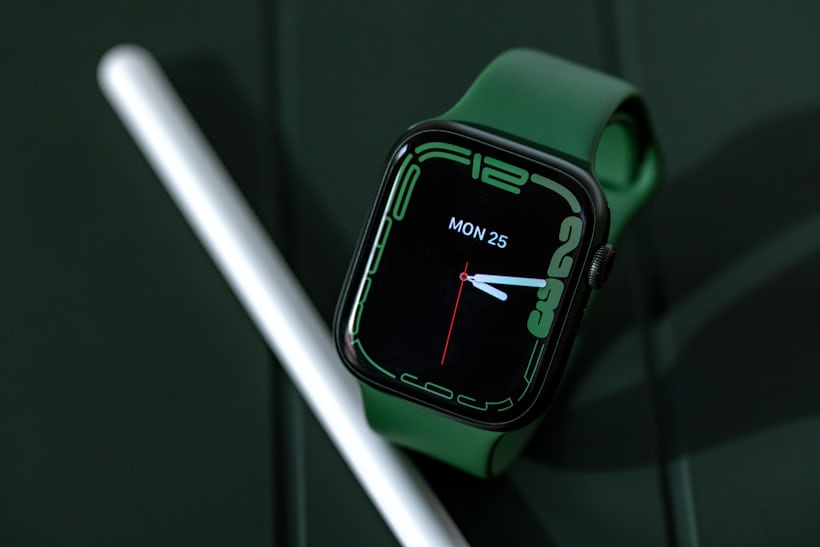 The Apple Watch Series 7 with the new Contour watch face