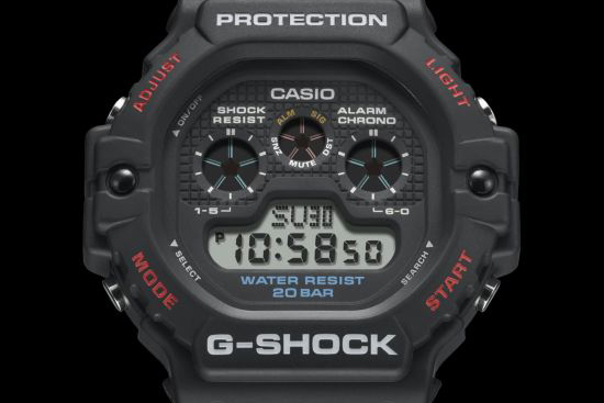 Casio G-Shock DW-5900 Close-up
