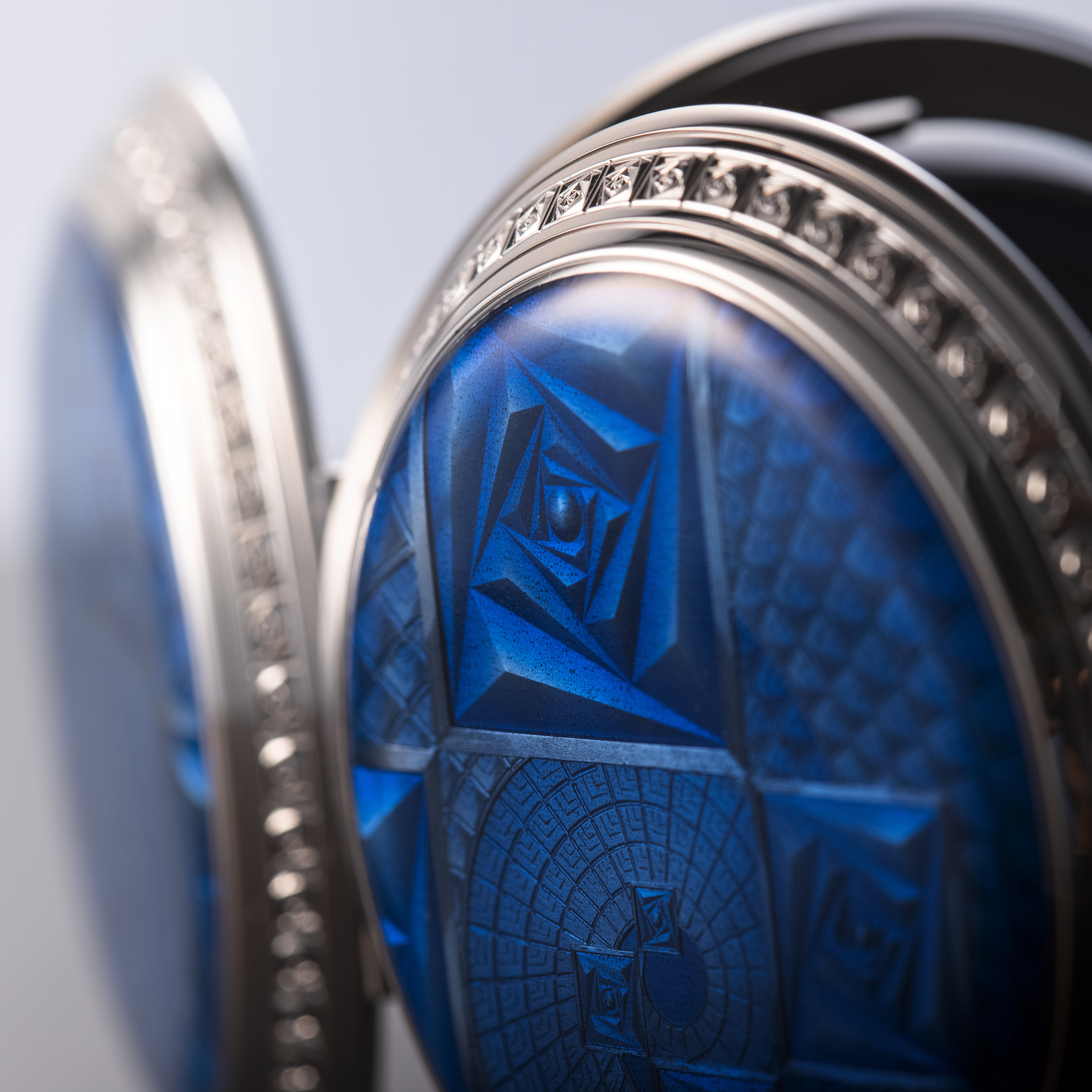 La Rose Carrée pocket watch, closeup of enamel cover