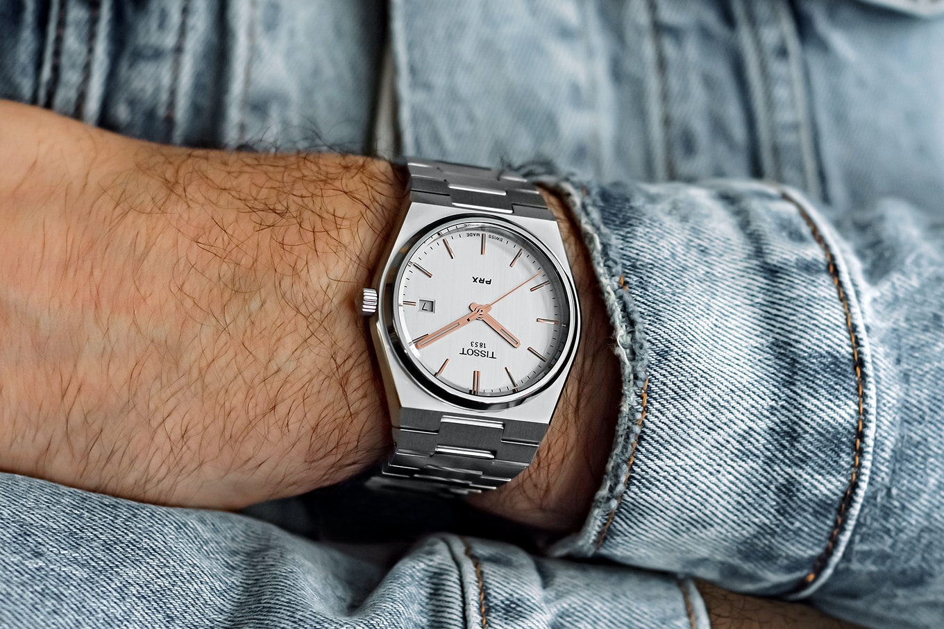 Steal Vs. Splurge: あまり馴染みのないブレスレット一体型ステンレススティールウォッチ - Hodinkee Japan  （ホディンキー 日本版）