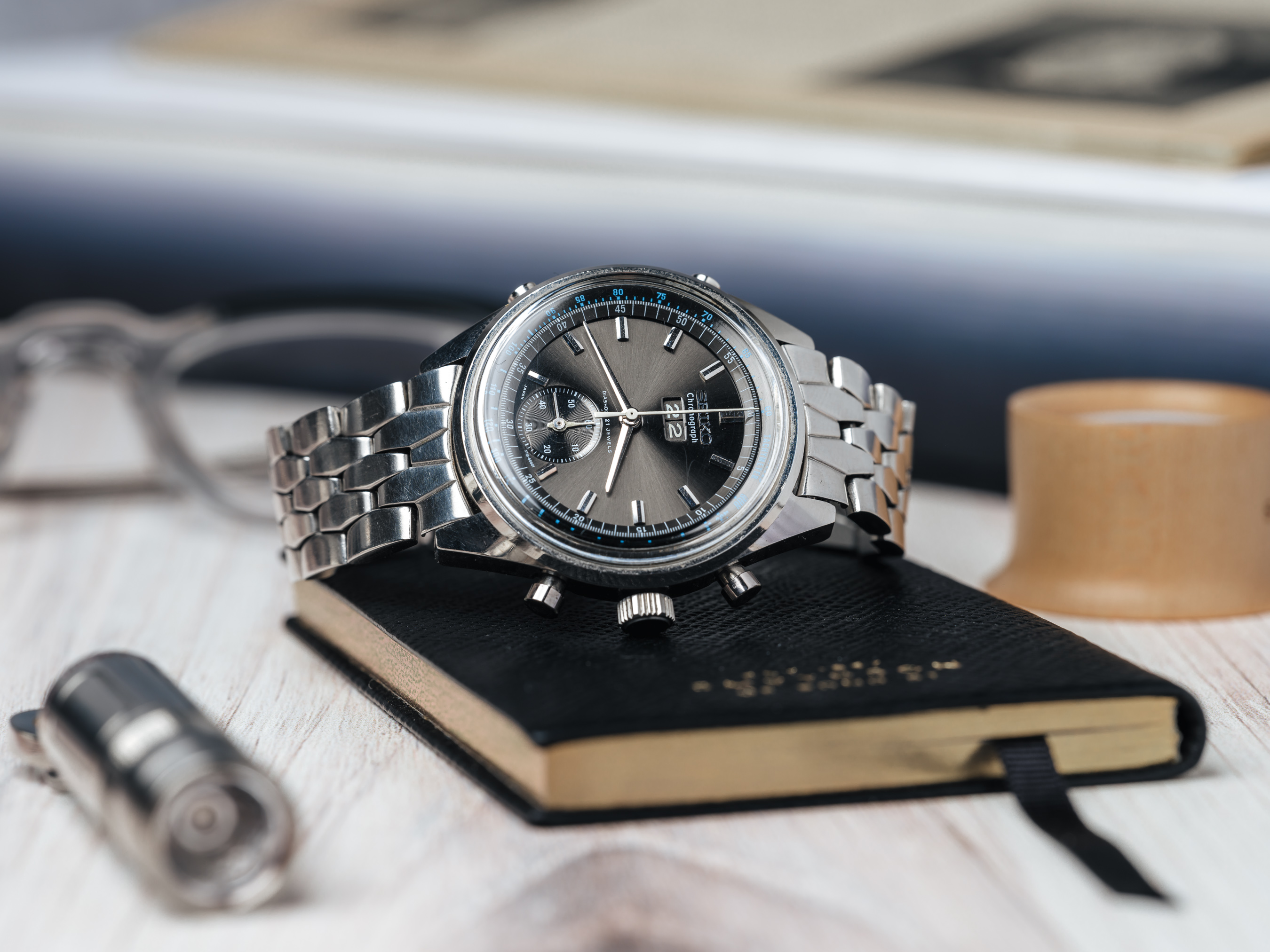 トアページ セイコー 5718-8000、日本のすばらしいオリンピックの歴史を示す