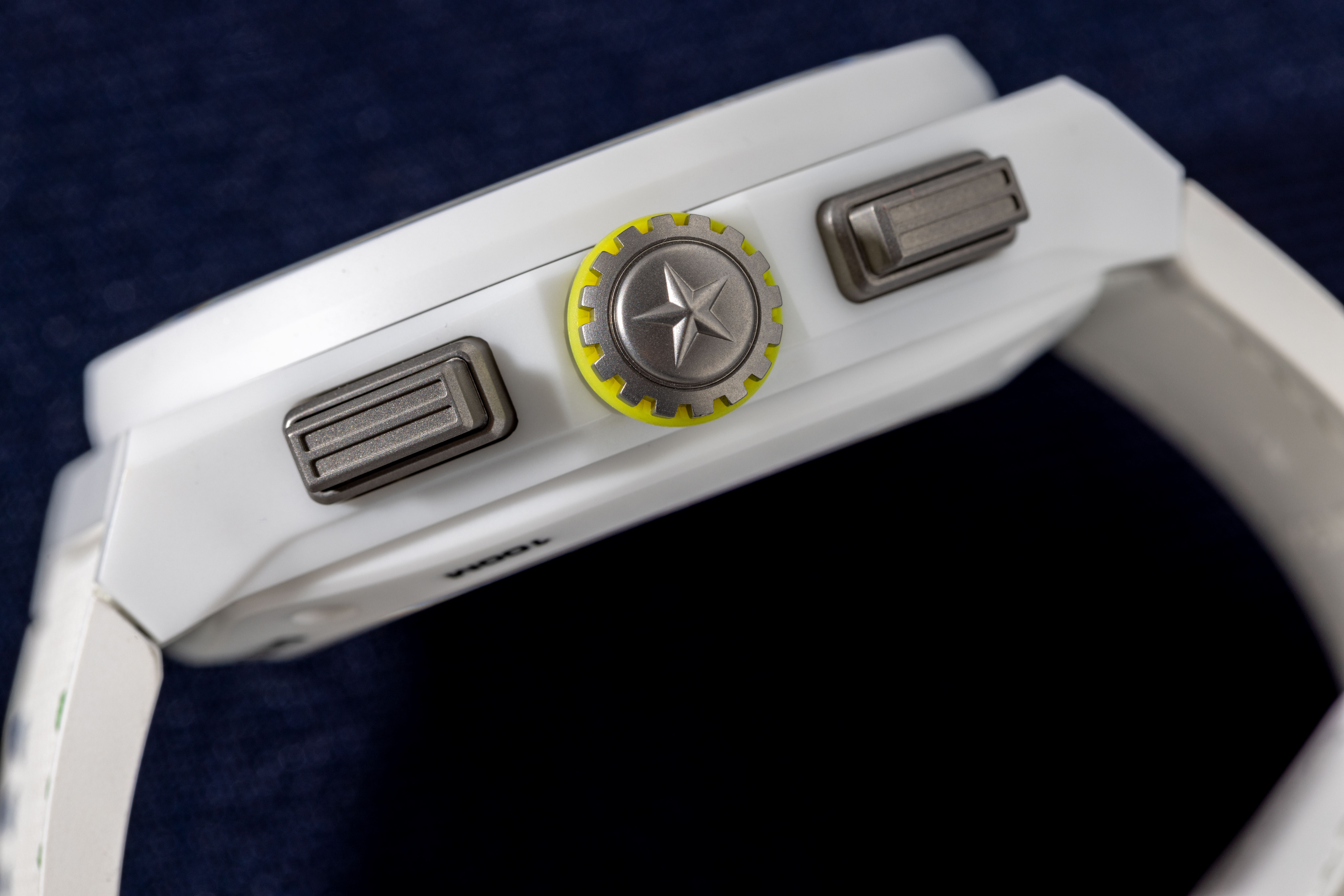 A case profile shot of the Zenith Defy 21 Chroma 