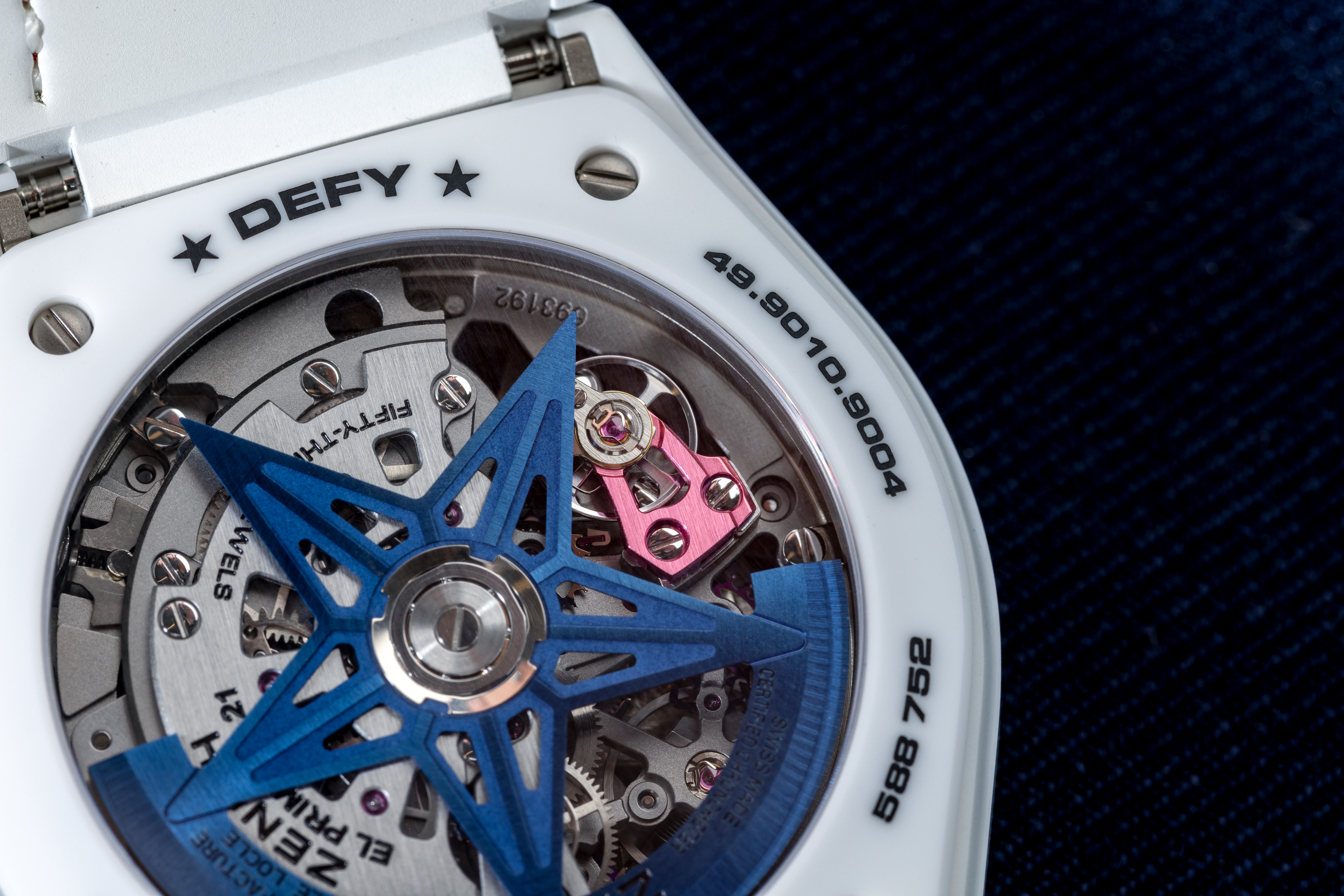 A close-up on the El Primero 9004 caliber inside the Defy 21 Chroma