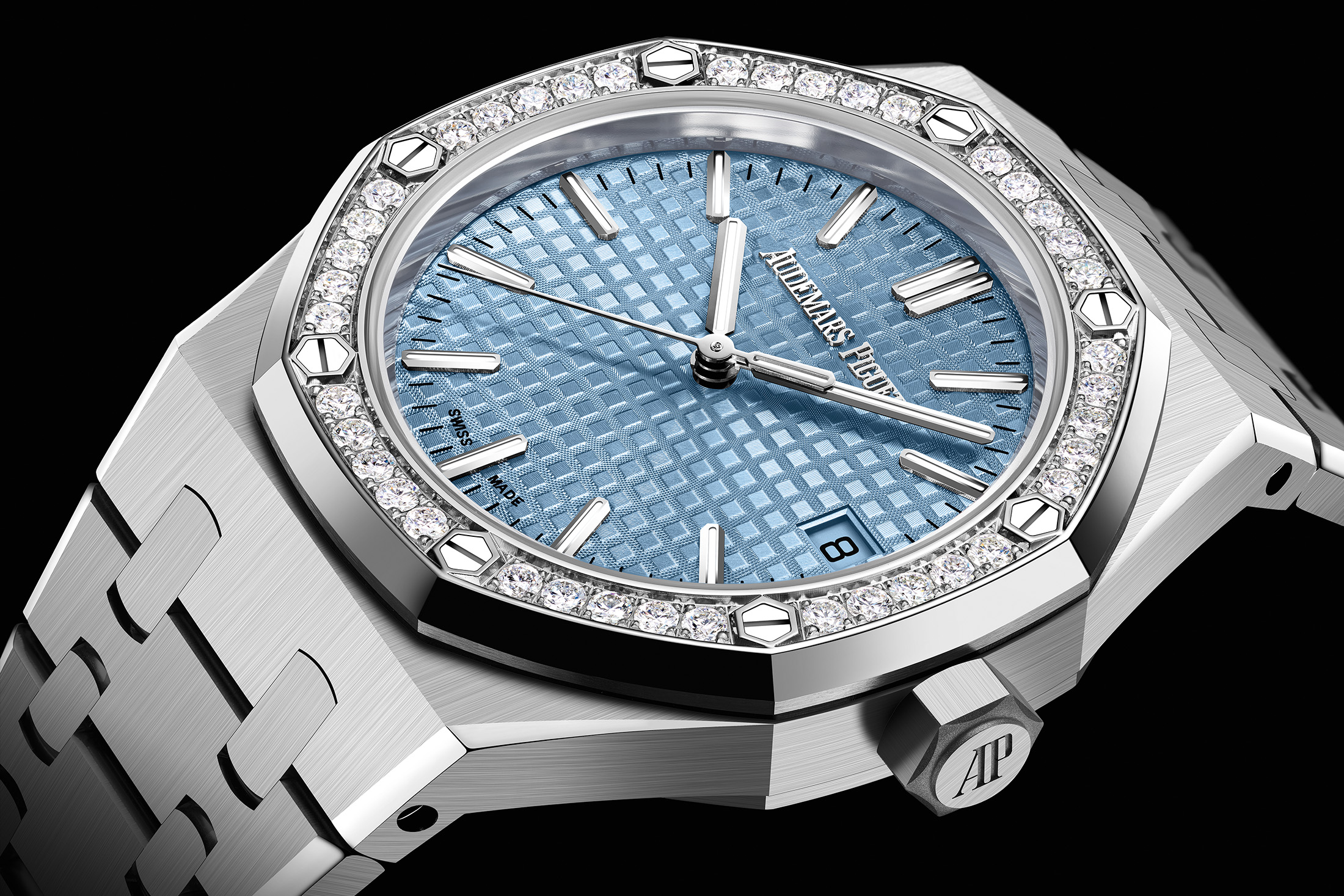 Audemars Piguet Royal Oak Selfwinding / 37mm light blue with diamonds