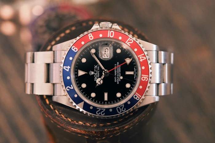 Similar Rolex GMT-Master II ref. 16710 to the watch worn by Affleck in "Gone Girl"