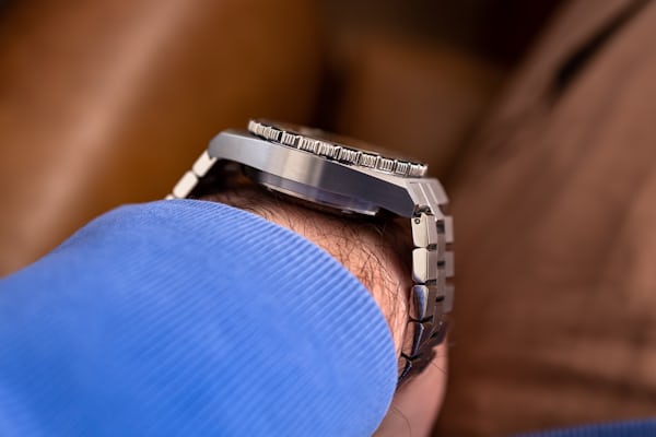 The wrist profile of the Doxa 600T. 