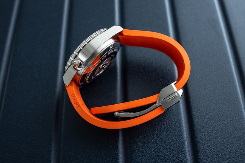 The rubber strap of the Doxa 600T Professional. 