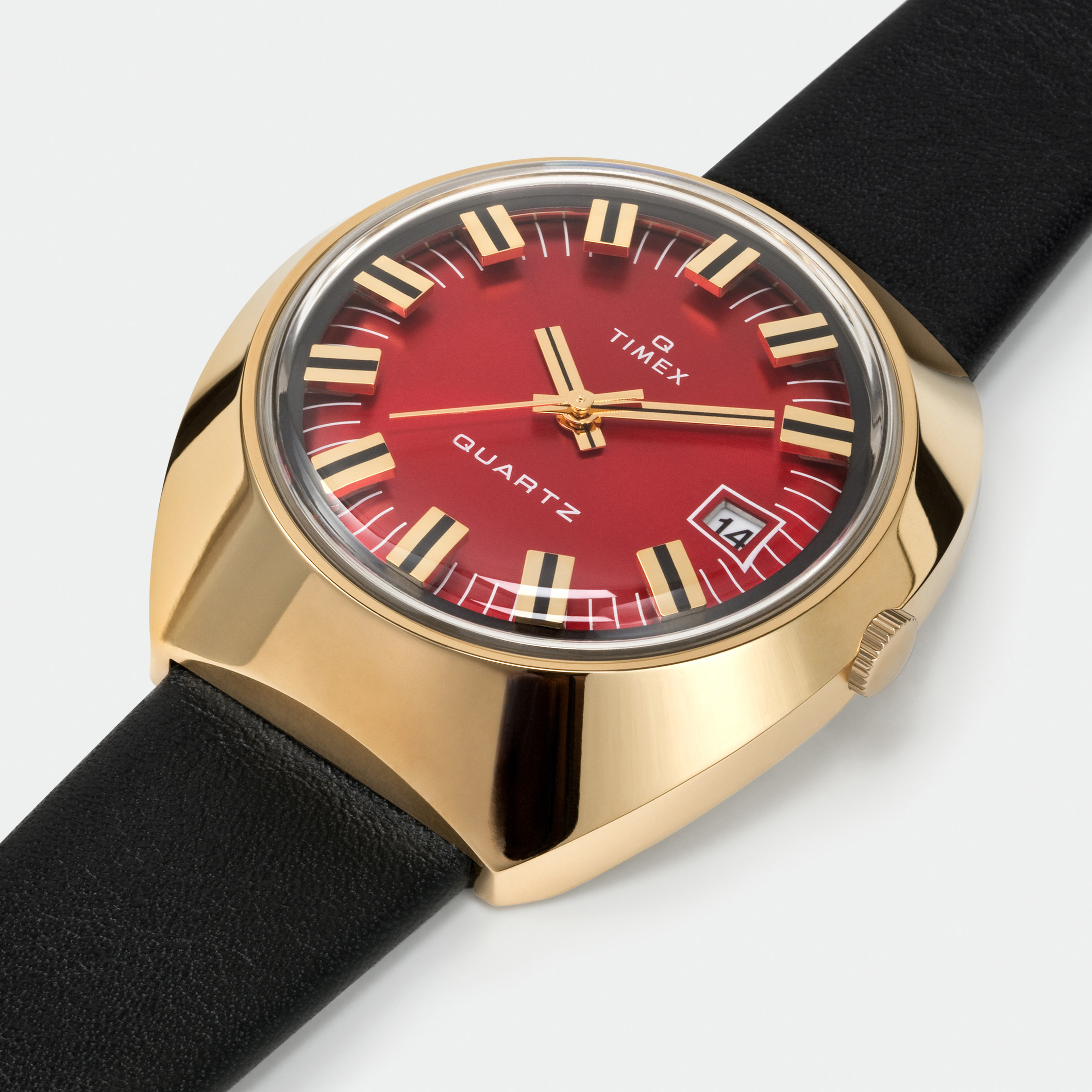 Introducing: Q TIMEX最新復刻モデルは43mmのゴールドトーンの