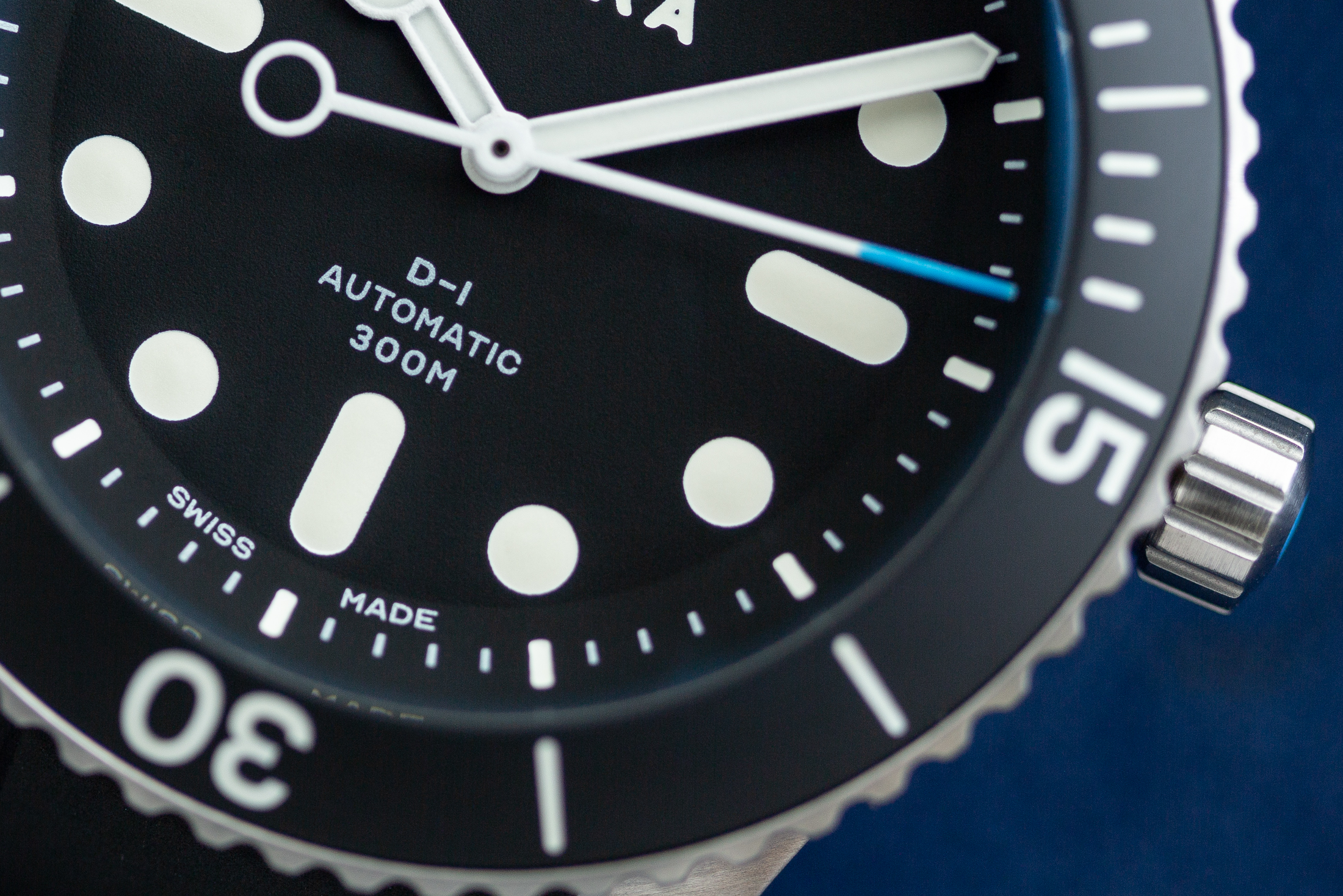A dial macro of the Aera D-1 Diver. 