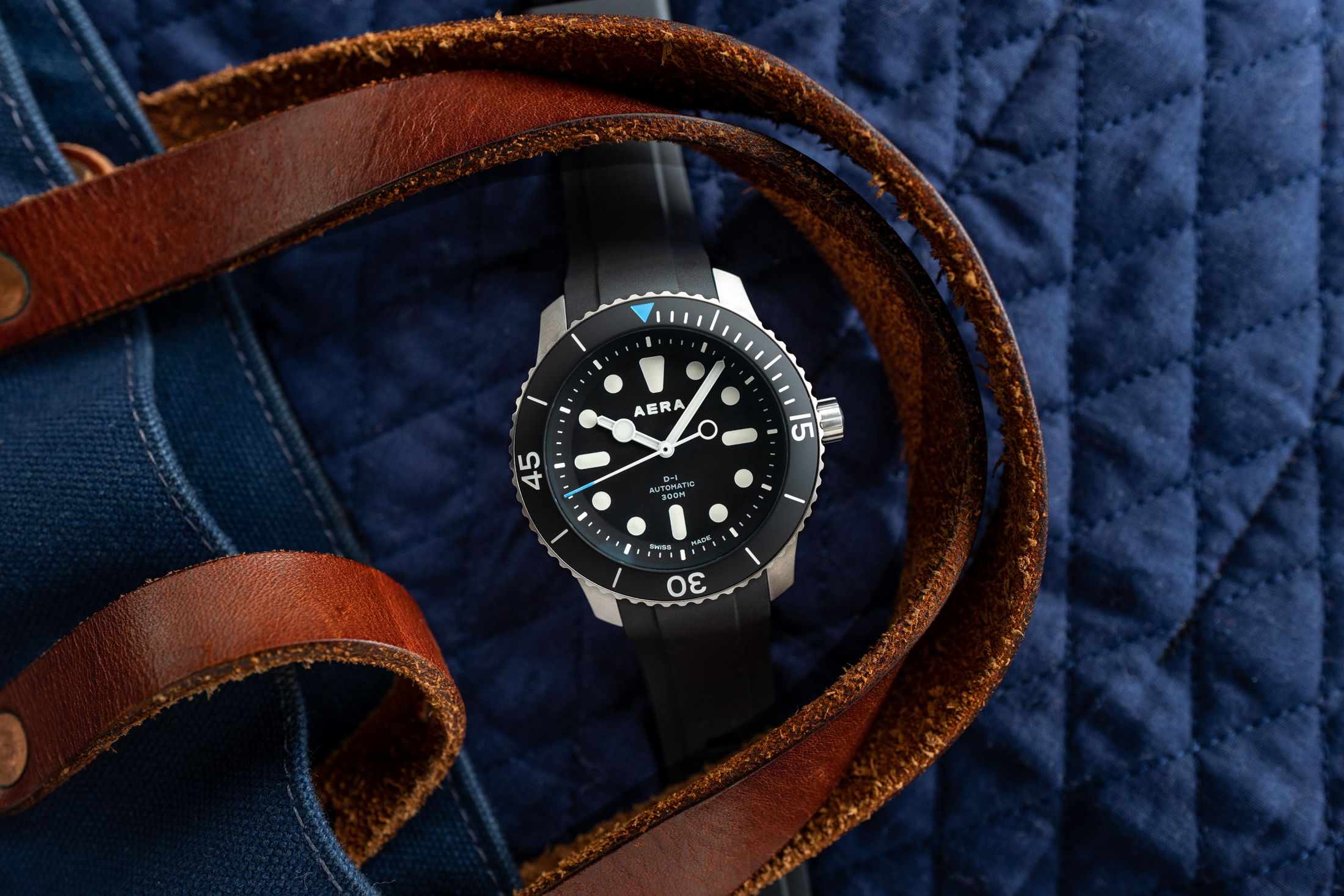 The Aera D-1 on a blue background. 