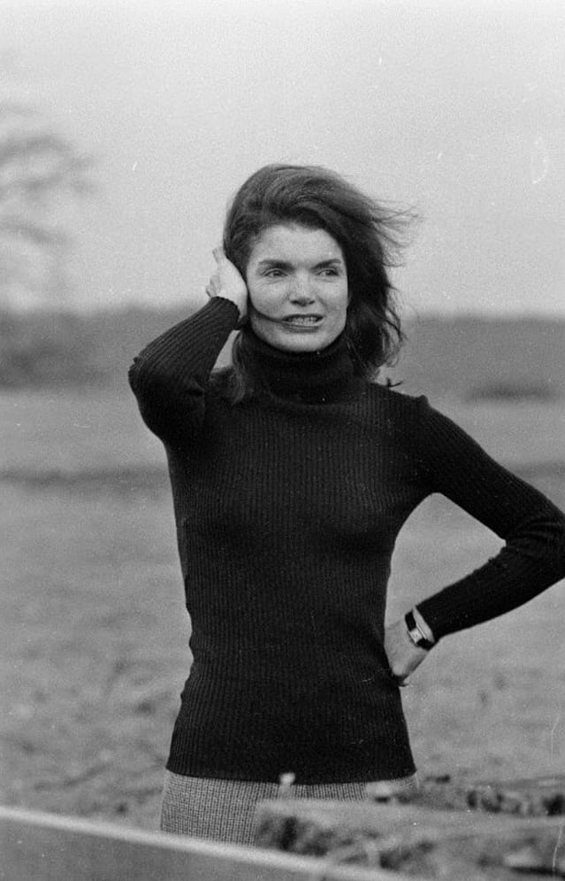 Jacqueline Kennedy Onassis wearing her Cartier Tank