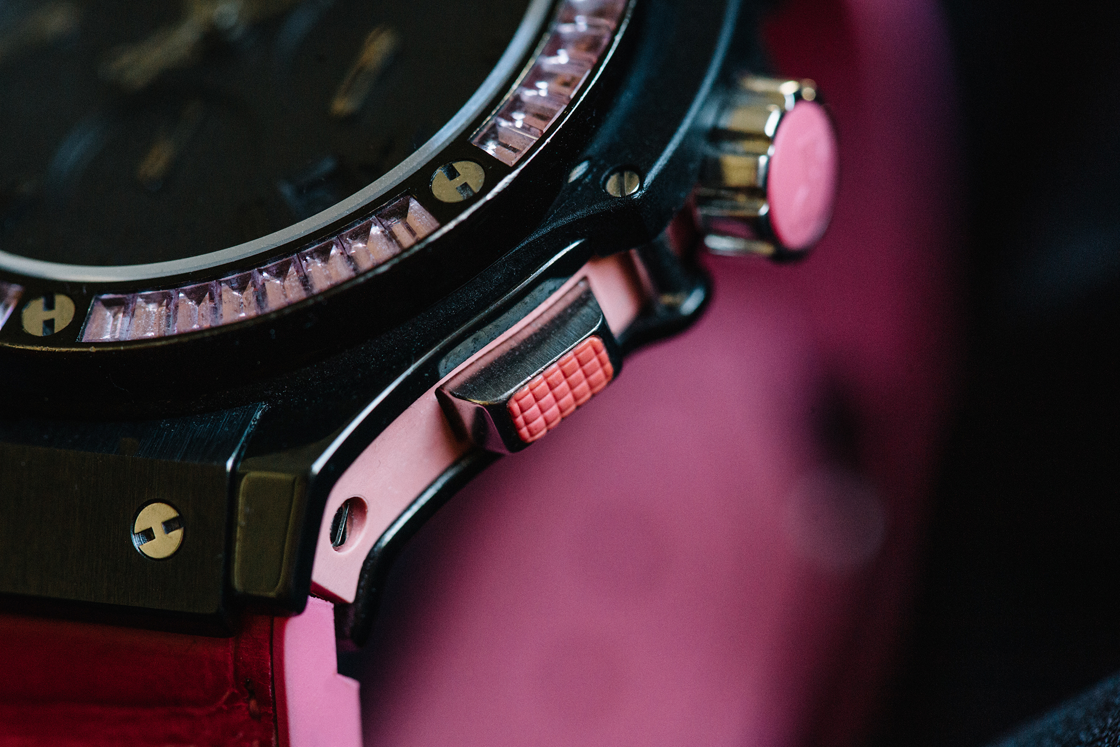 The crown of the Hublot Big Bang Tutti Frutti