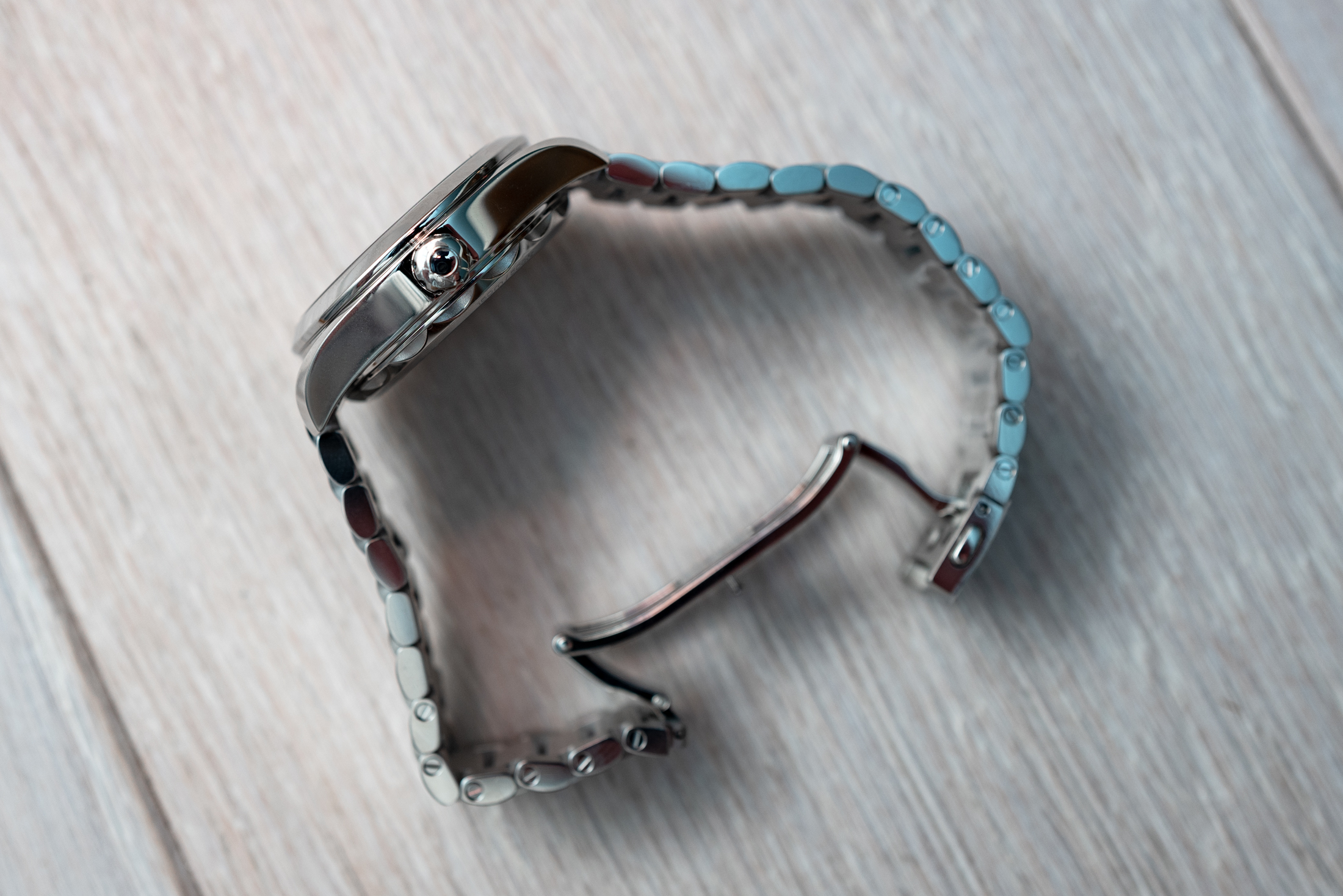 case detail of the 38mm AT