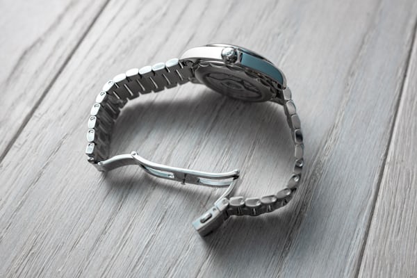 bracelet detail of the new 34mm aqua terra
