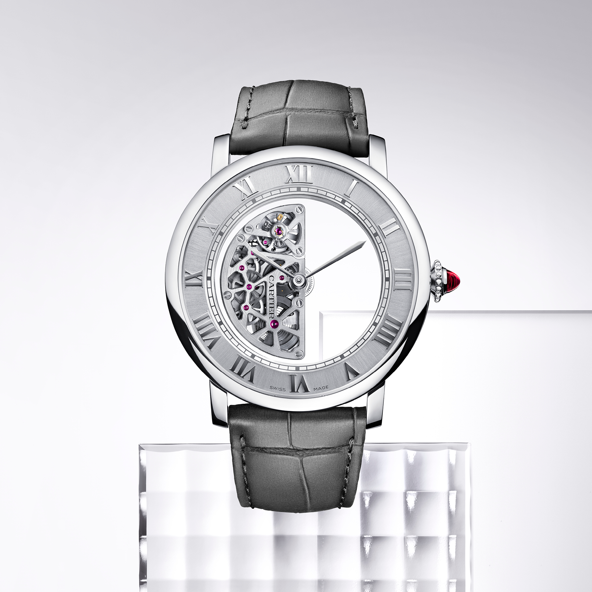 Cartier Masse Mystérieux closeup