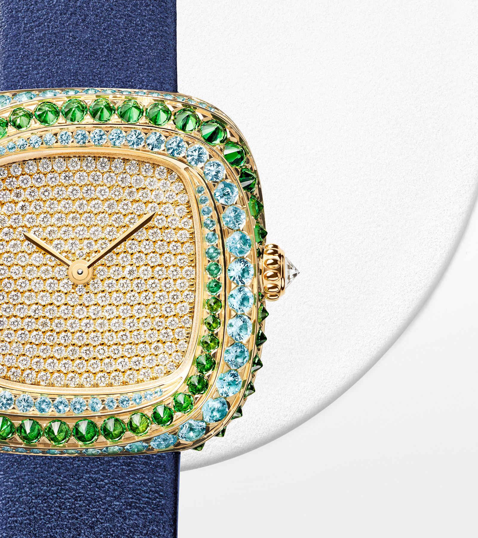 cartier coussin tsavorite diamond and sapphire 2022