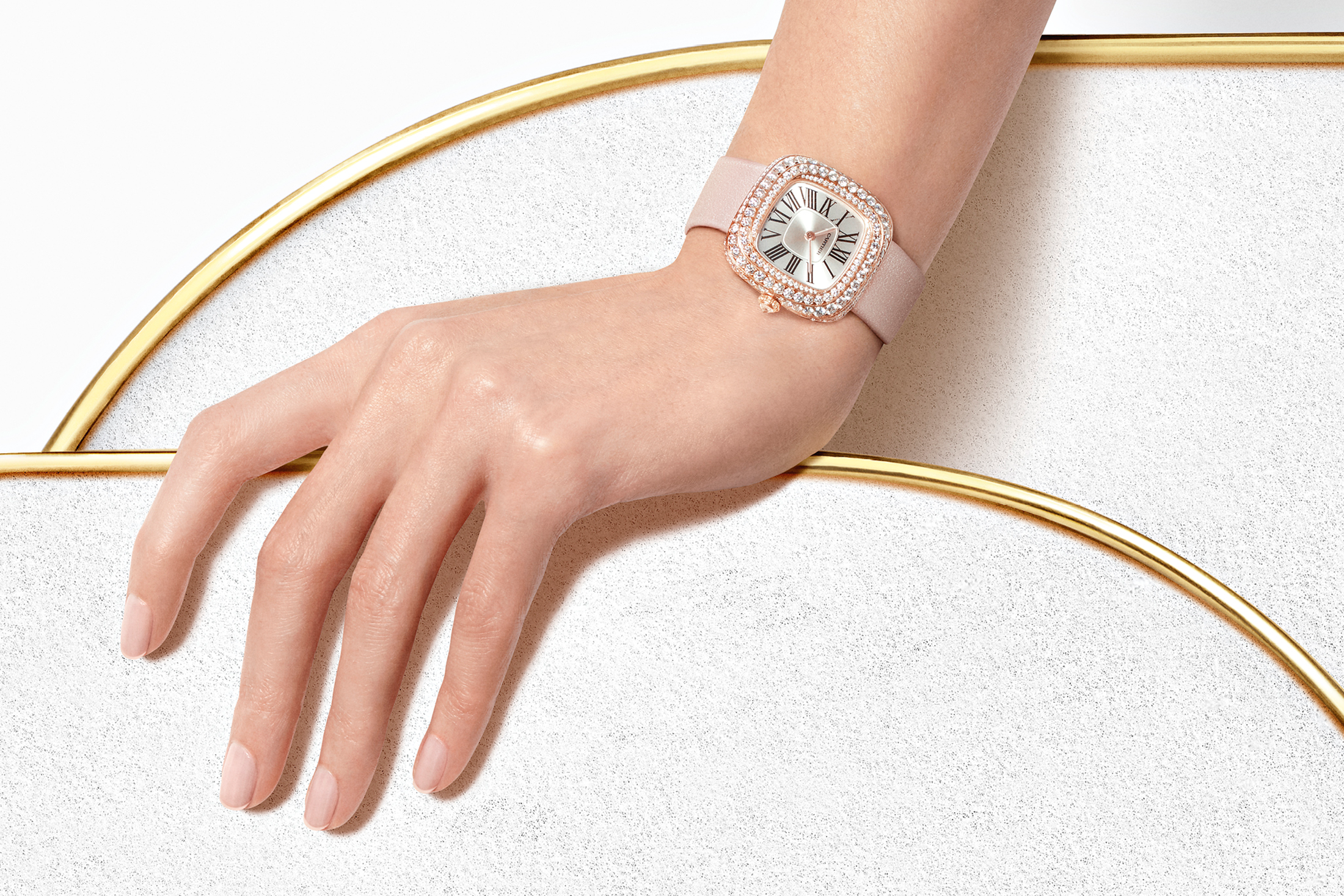 cartier coussin wrist shot