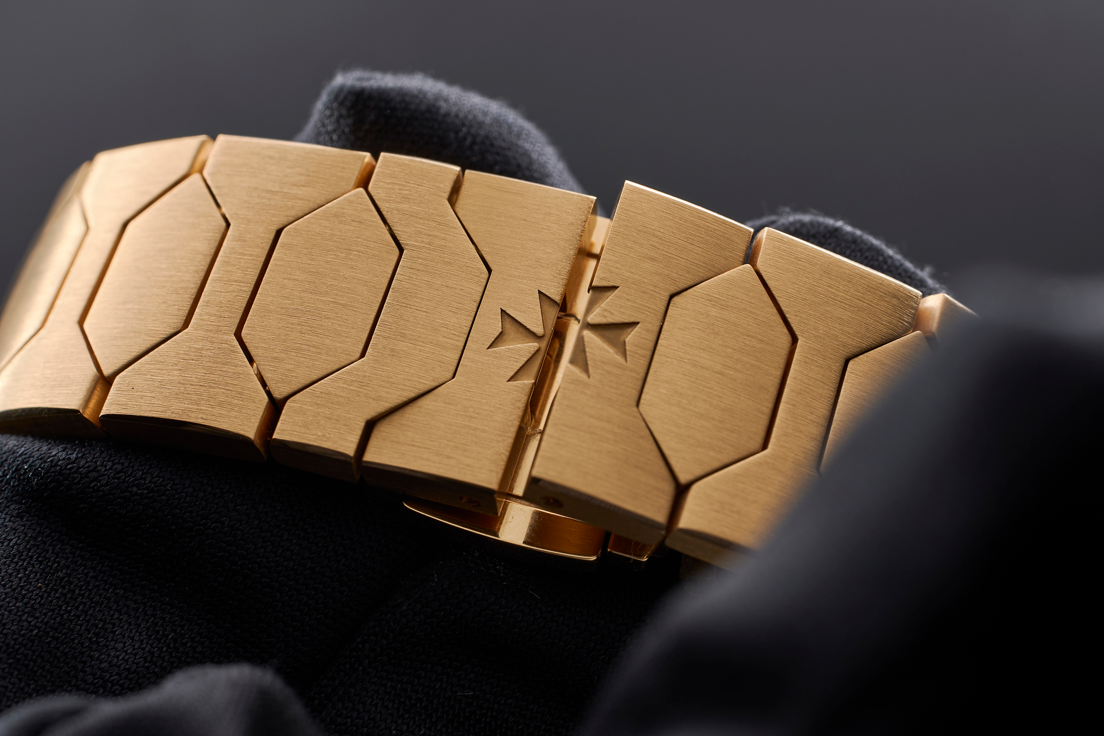 vacheron 222 watches wonders 2022 bracelet