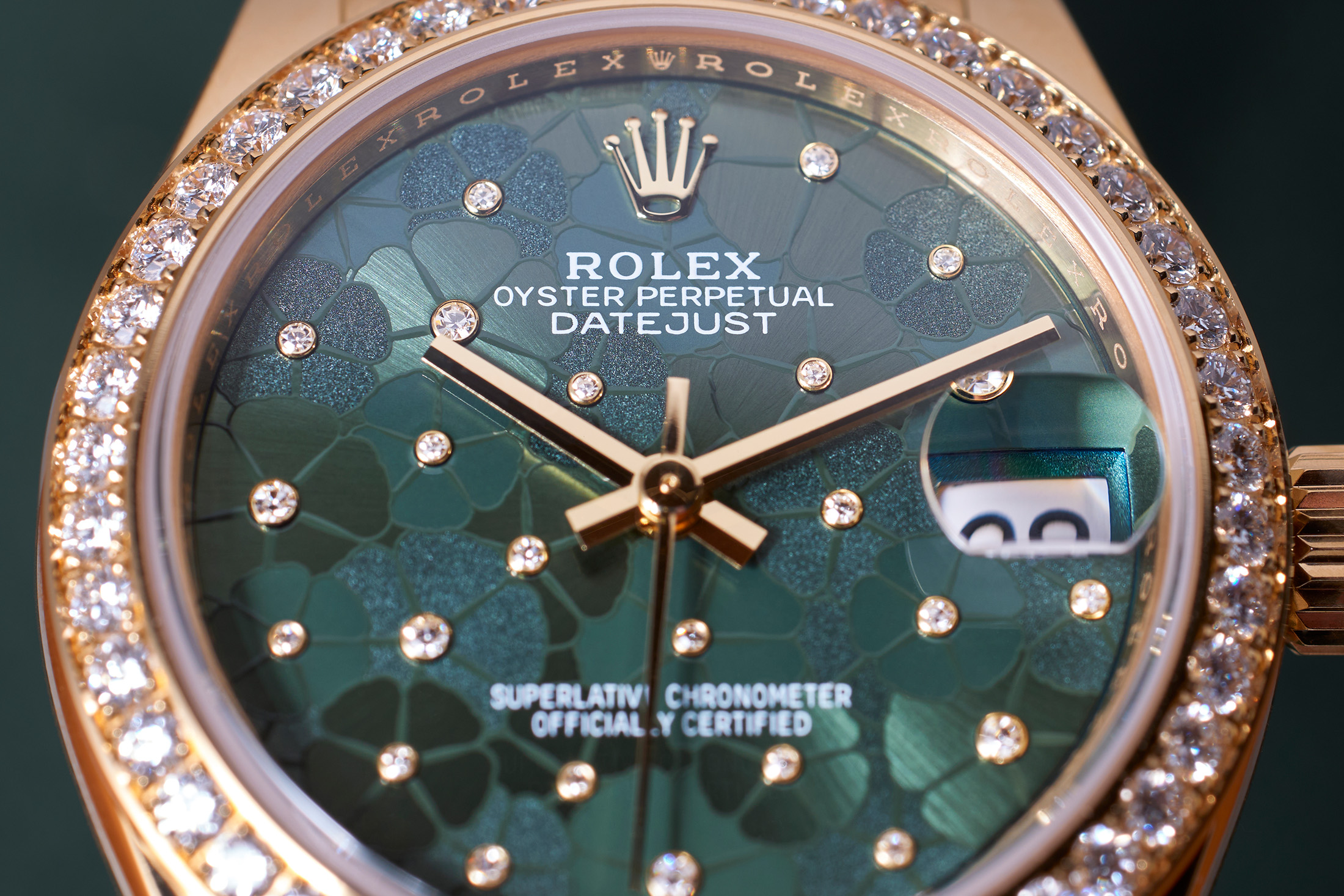 dial macro of rolex datejust floral 31mm