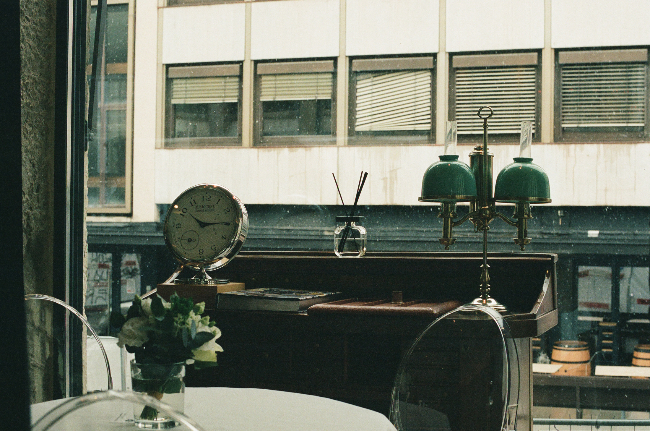 Pictured desk at Fp Journ. 