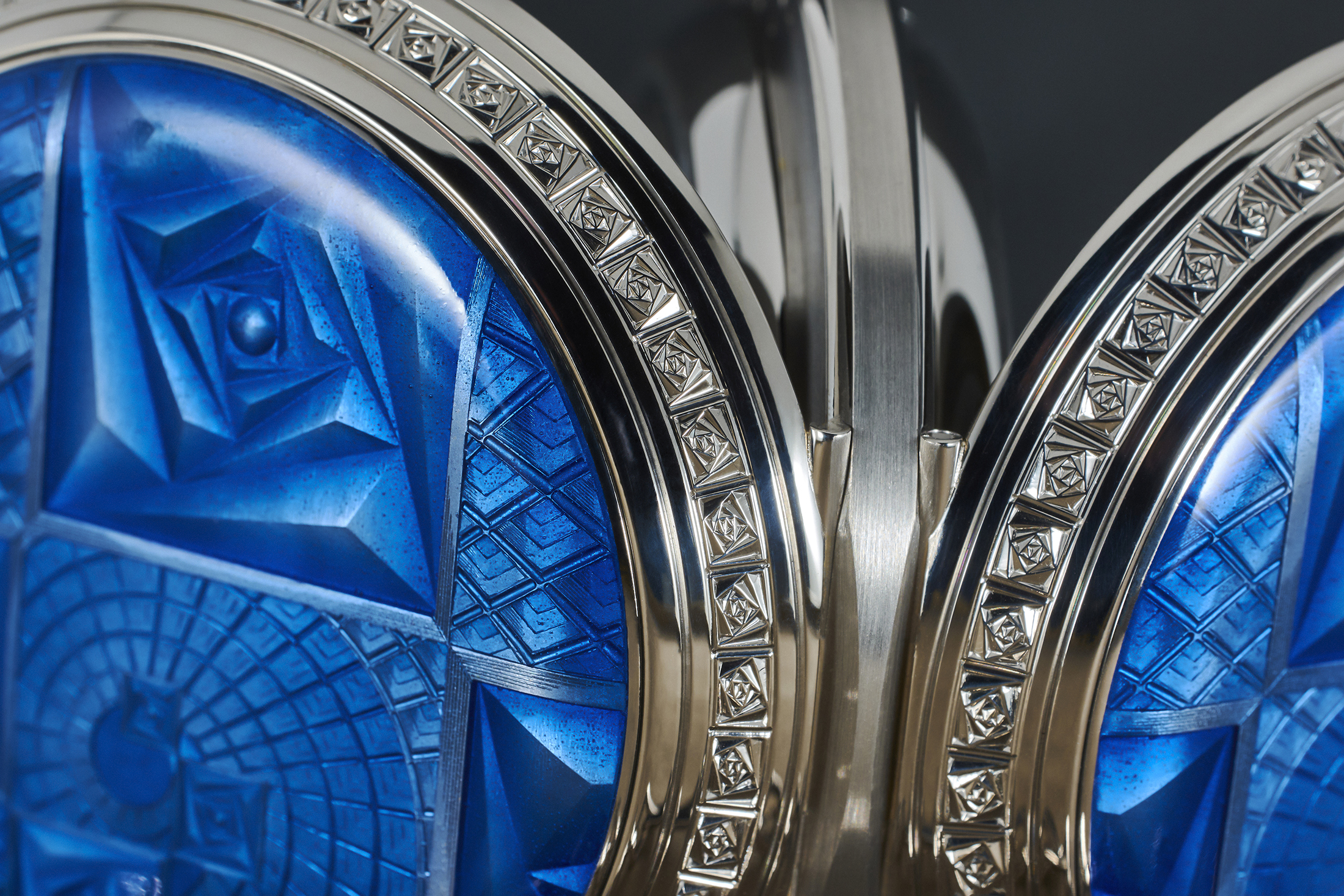 Parmigiani Fleurier La Rose Carée case detail