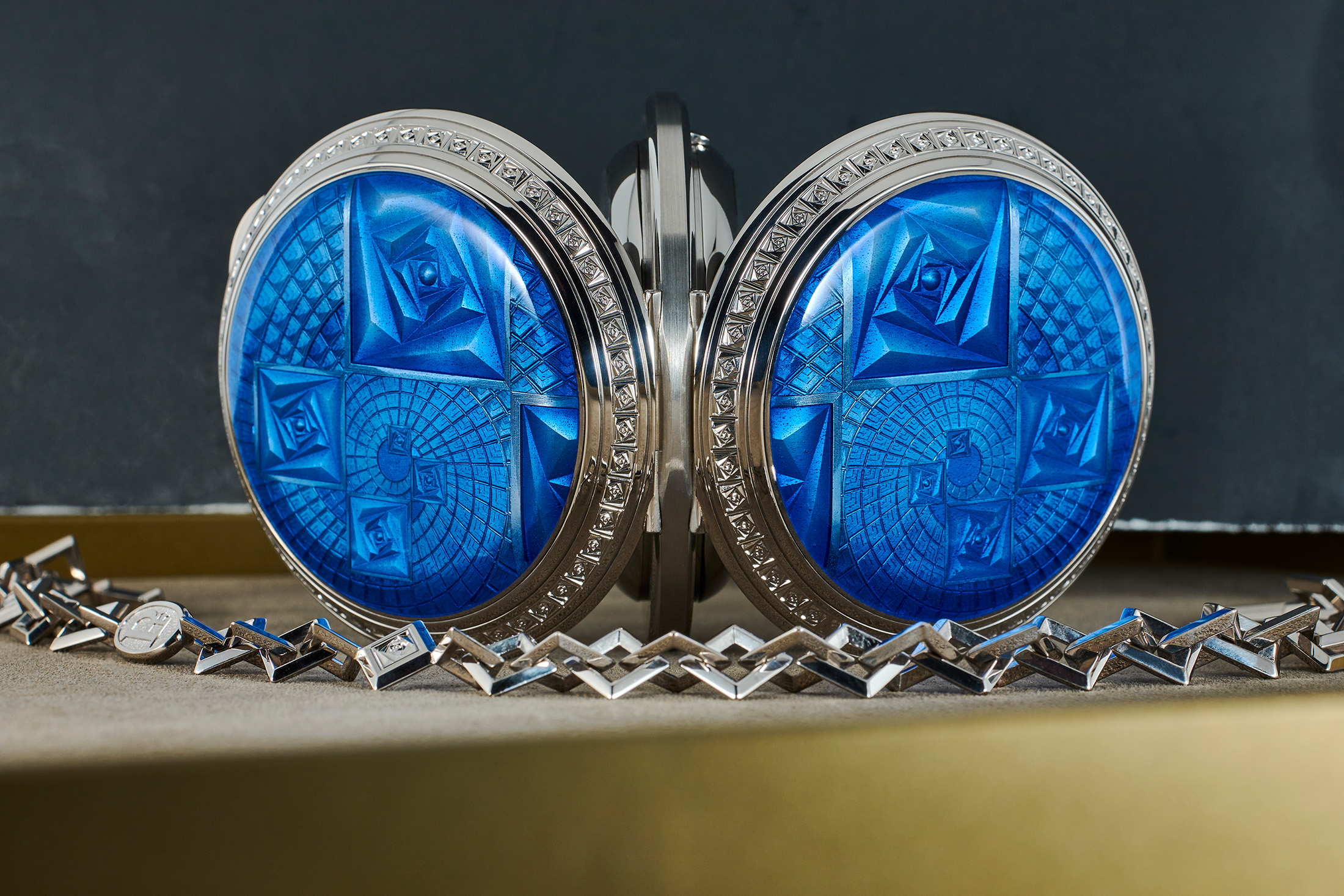 Parmigiani Fleurier La Rose Carée covers open