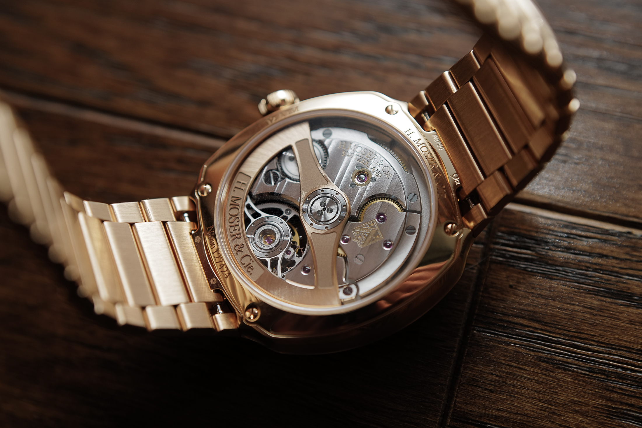 Caseback of Moser Streamliner 