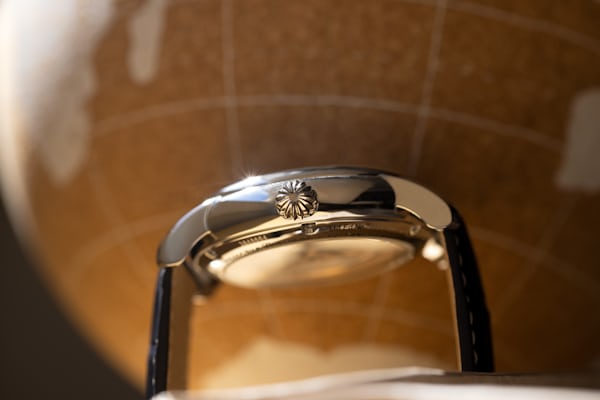 Crown on the Frederique Constant Worldtimer
