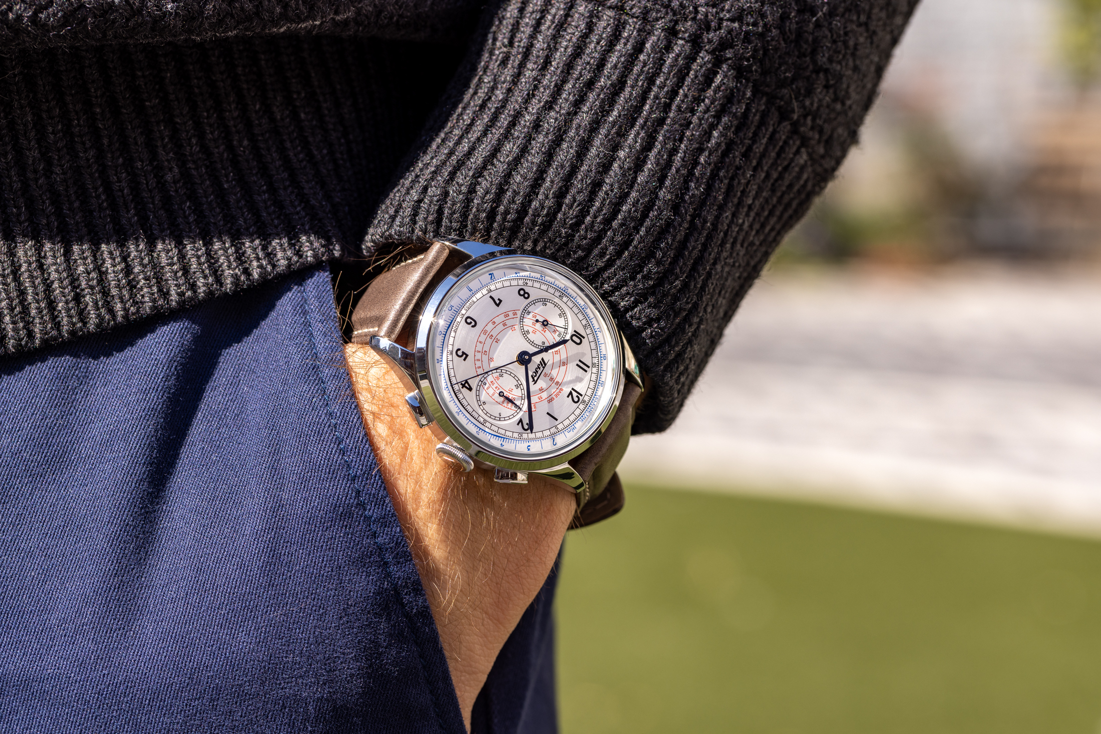 ティソのテレメーター 1938ホワイトダイヤルの着用