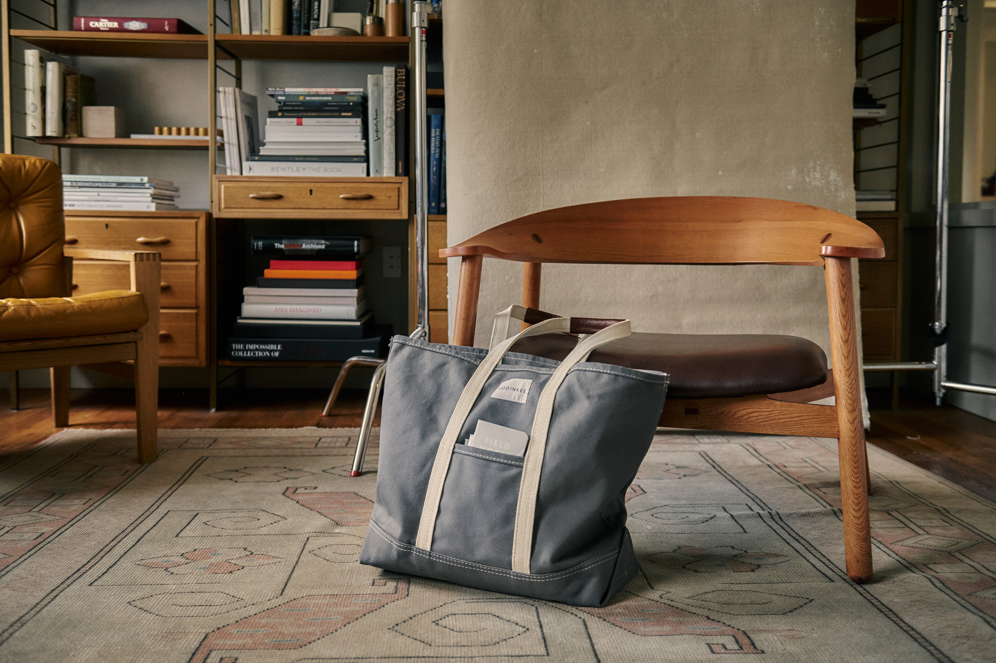 HODINKEE　シティ トート グレーブリケットモデル